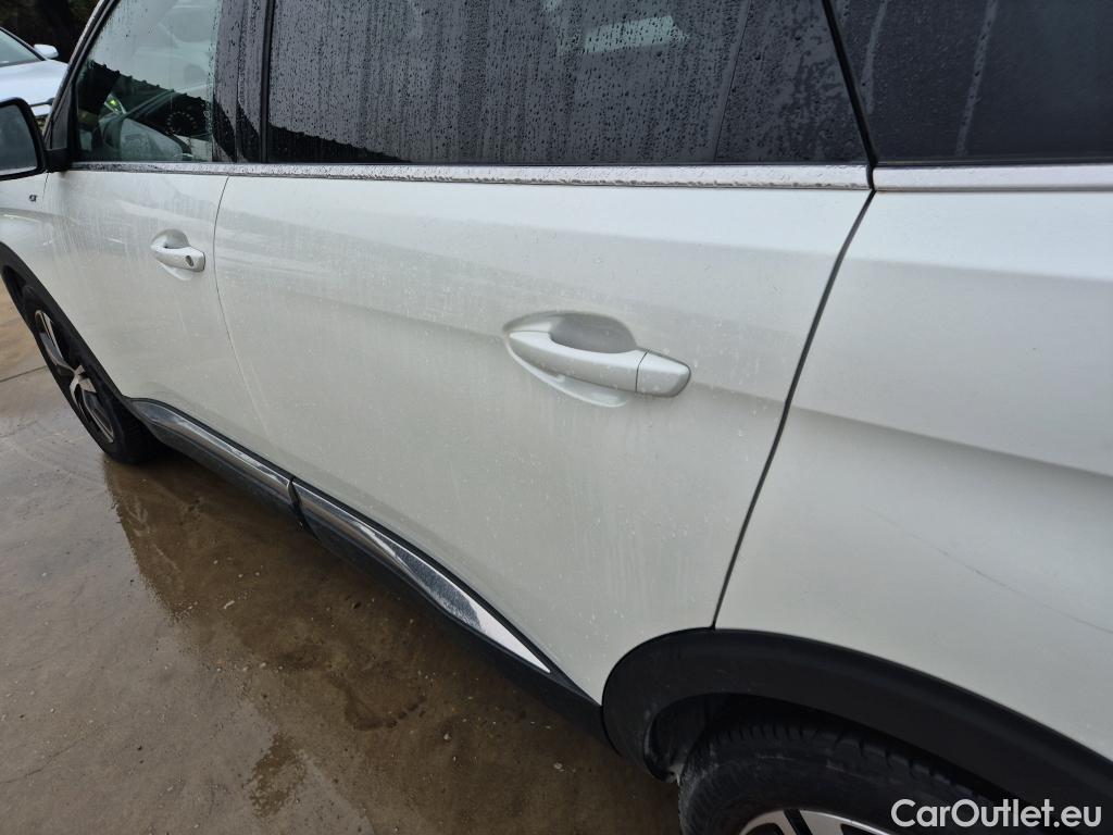  Peugeot  5008 PEUGEOT  / 2020 / 5P / todoterreno 1.5 BlueHDi 96kW S&S GT EAT8 #23