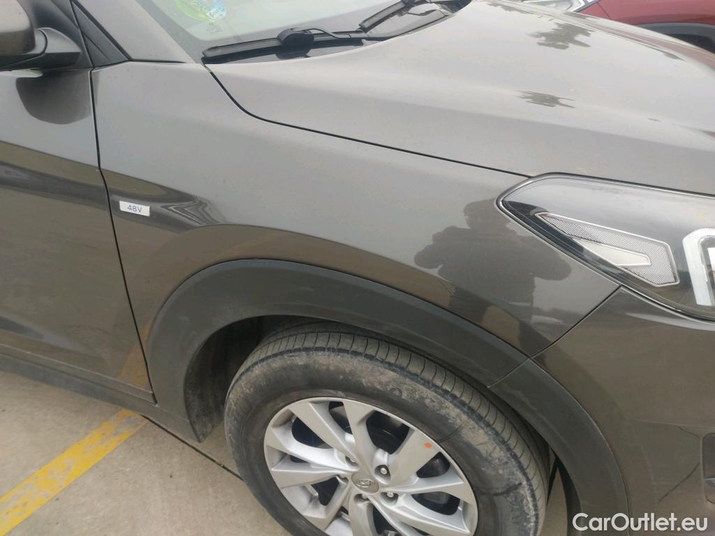  Hyundai  Tucson HYUNDAI  / 2018 / 5P / todoterreno 1.6 CRDI 85kW (116CV) 48V SLE 4X2(SP)(SL) #28