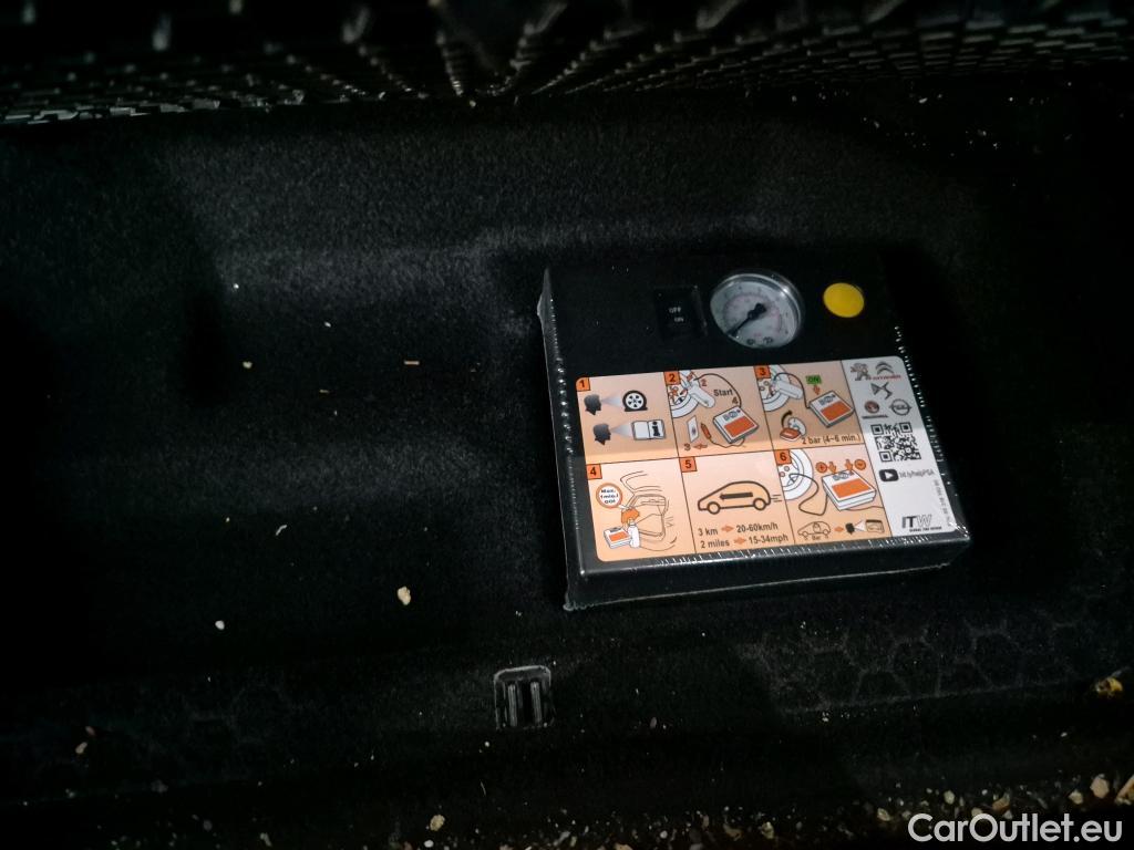  Peugeot  5008 PEUGEOT  / 2020 / 5P / todoterreno 1.5 BlueHDi 96kW S&S GT EAT8 #10