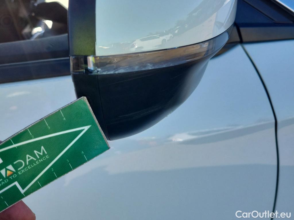  Peugeot  3008 PEUGEOT  / 2016 / 5P / todoterreno 1.5 BlueHDi 96kW (130CV) S&S Active EAT8 #19