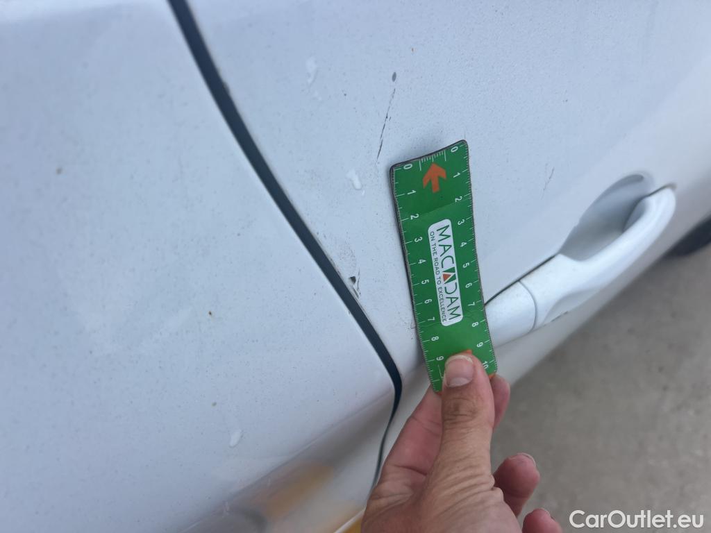  Renault  Zoe RENAULT  / 2019 / 5P / berlina con portón Life 80 kW R110 Bateria 40kWh #5