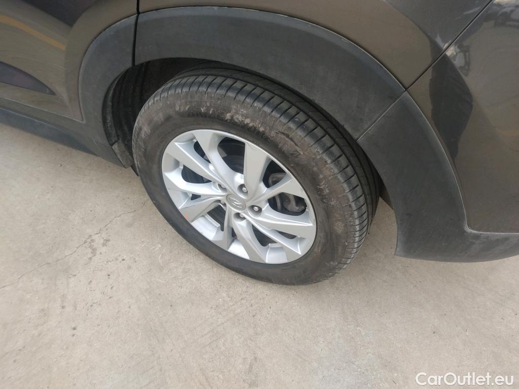  Hyundai  Tucson HYUNDAI  / 2018 / 5P / todoterreno 1.6 CRDI 85kW (116CV) 48V SLE 4X2(SP)(SL) #8