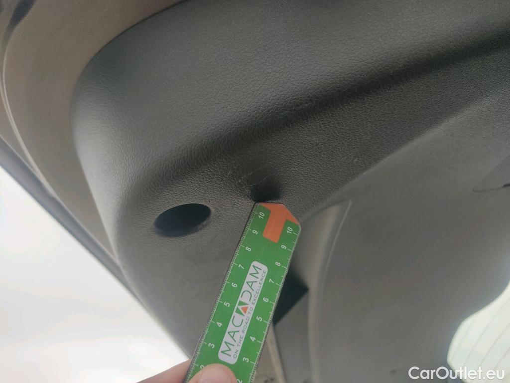  Hyundai  Tucson HYUNDAI  / 2018 / 5P / todoterreno 1.6 CRDI 85kW (116CV) 48V SLE 4X2(SP)(SL) #11