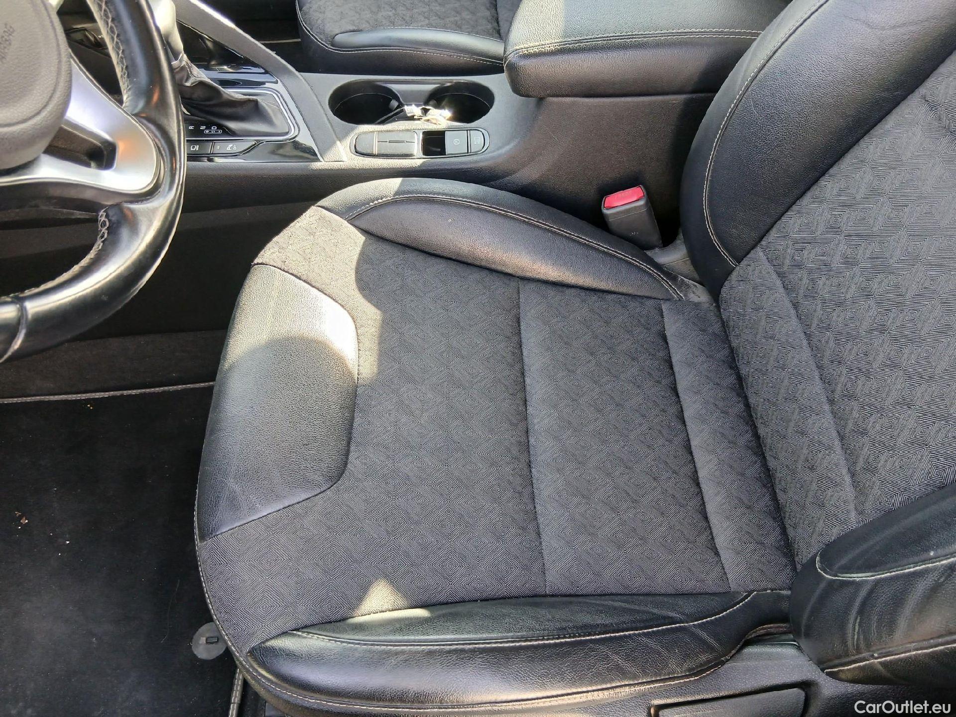  KIA  Niro KIA  / 2019 / 5P / crossover 1.6 GDi HEV 104kW (141CV) Drive #62