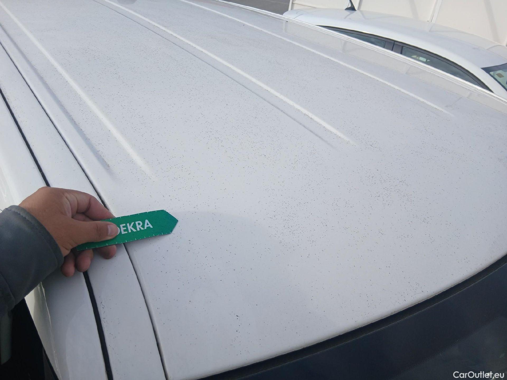  Land Rover  Range Rover LAND ROVER  Evoque / 2015 / 5P / 2.0L eD4 Diesel 110kW (150CV) 4x2 Pure #40