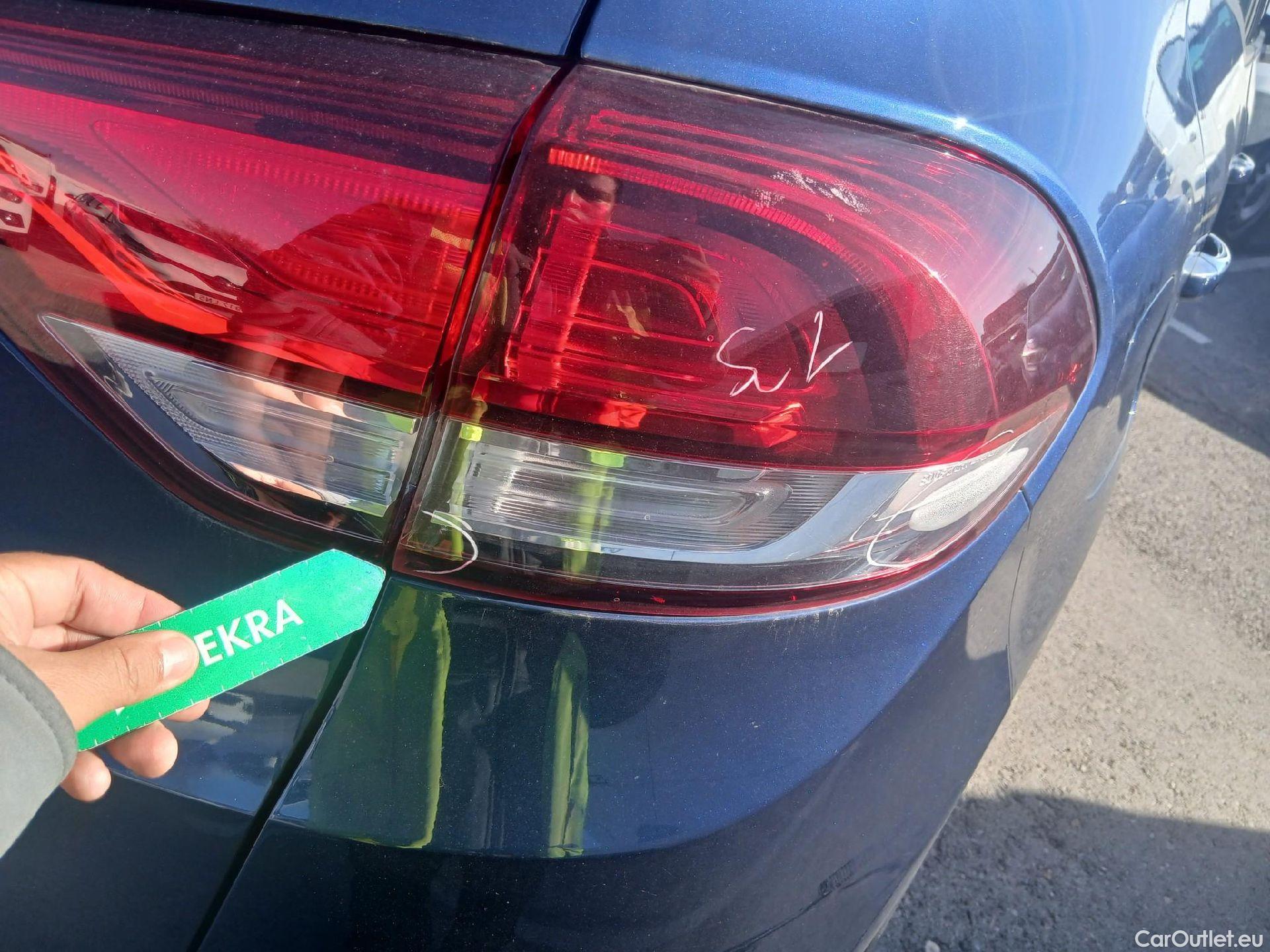  Renault  Scenic RENAULT Scénic / 2016 / 5P / monovolumen compacto Zen Energy dCi 96kW (130CV) #28