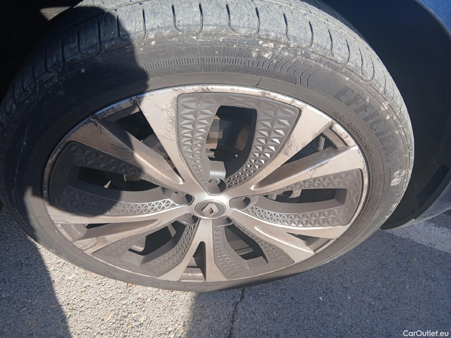  Renault  Scenic RENAULT Scénic / 2016 / 5P / monovolumen compacto Zen Energy dCi 96kW (130CV) #50