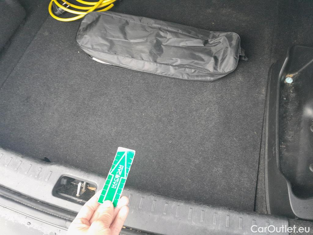  Volvo  S90 VOLVO  / 2016 / 4P / sedán 2.0 T8 Twin AWD Business Plus Auto #10