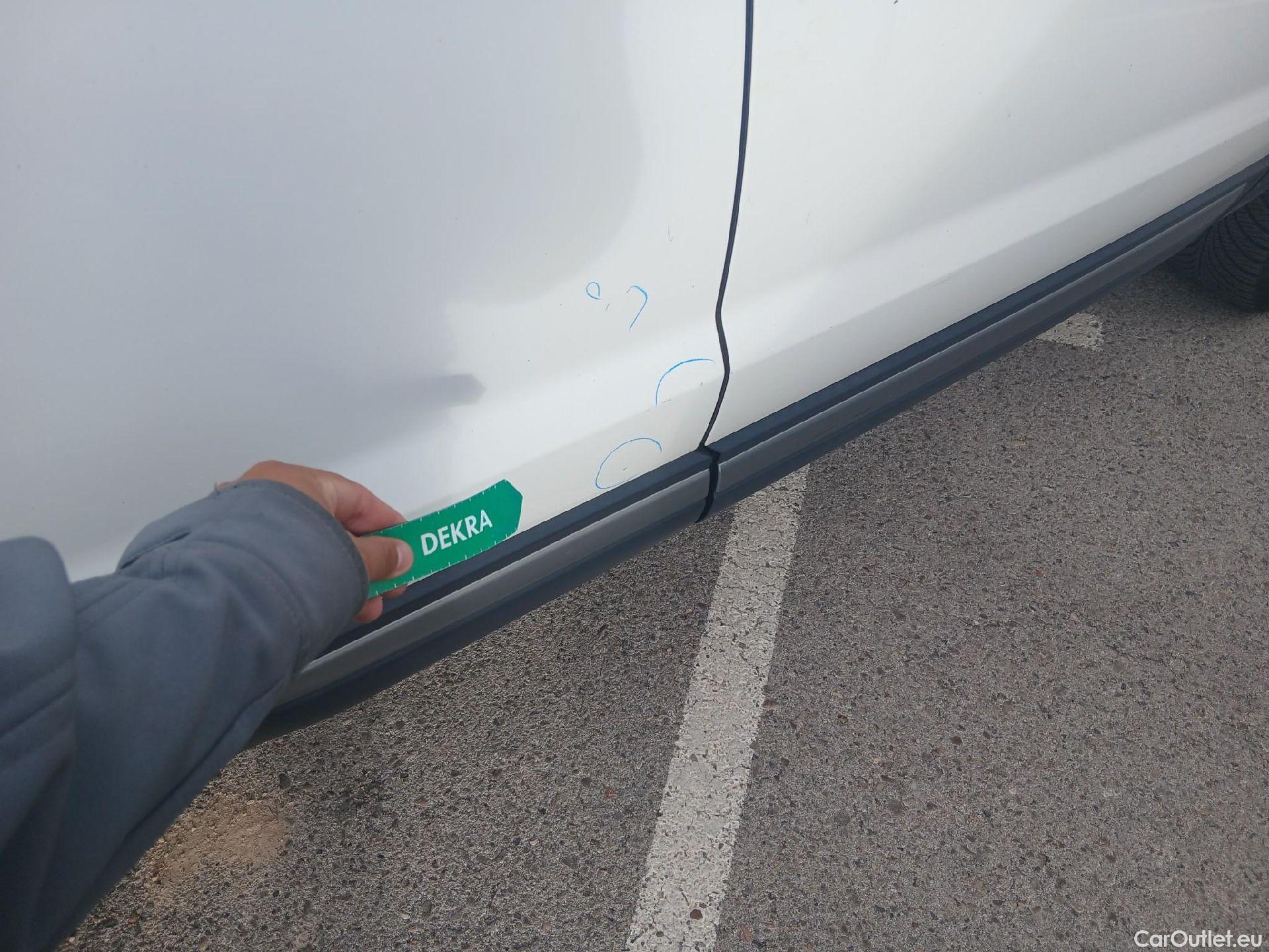  Land Rover  Range Rover LAND ROVER  Evoque / 2015 / 5P / 2.0L eD4 Diesel 110kW (150CV) 4x2 Pure #28