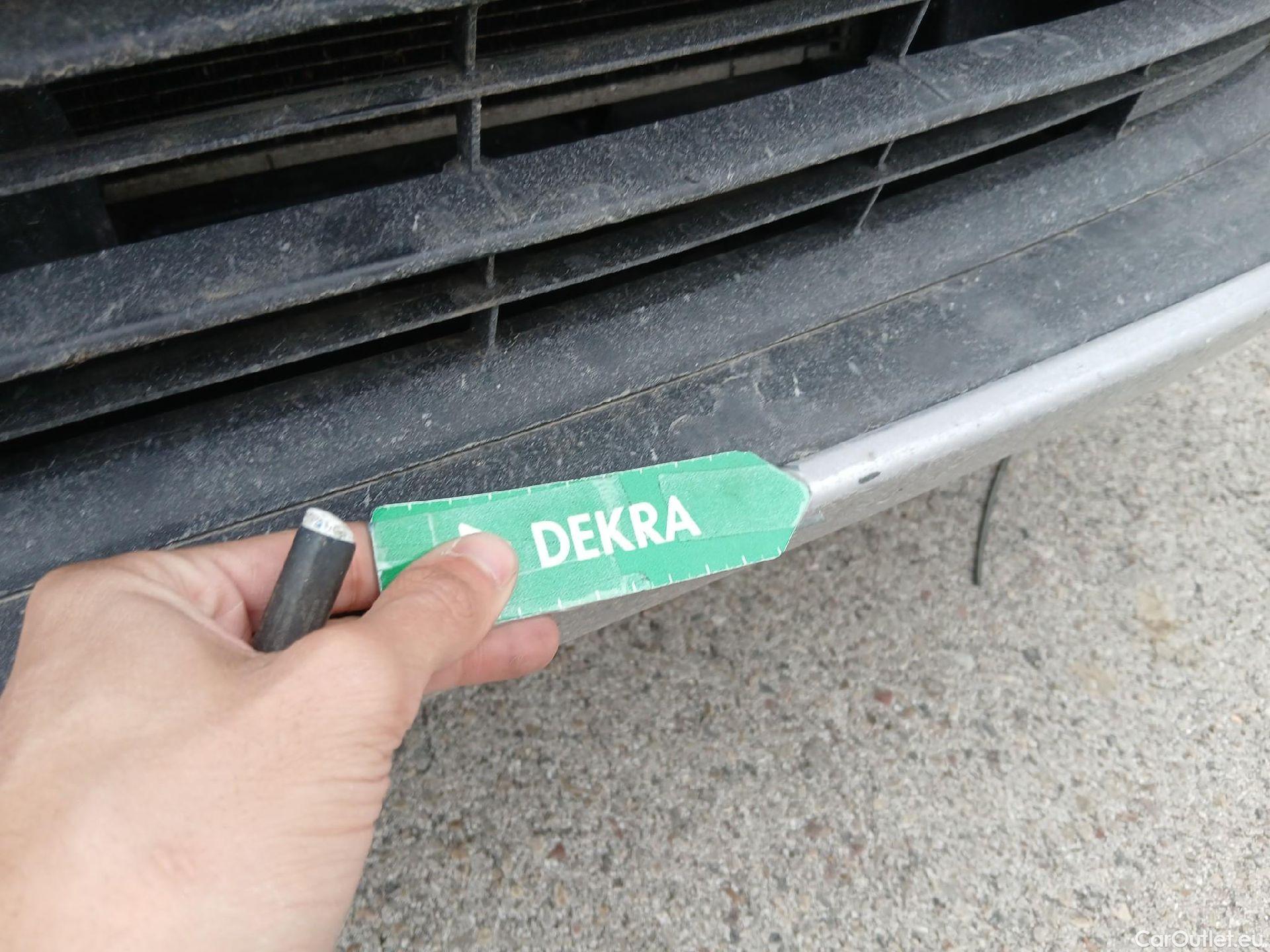  Toyota  RAV4 TOYOTA  / 2015 / 5P / todoterreno 2.5l hybrid 2WD Advance Pack Drive #2