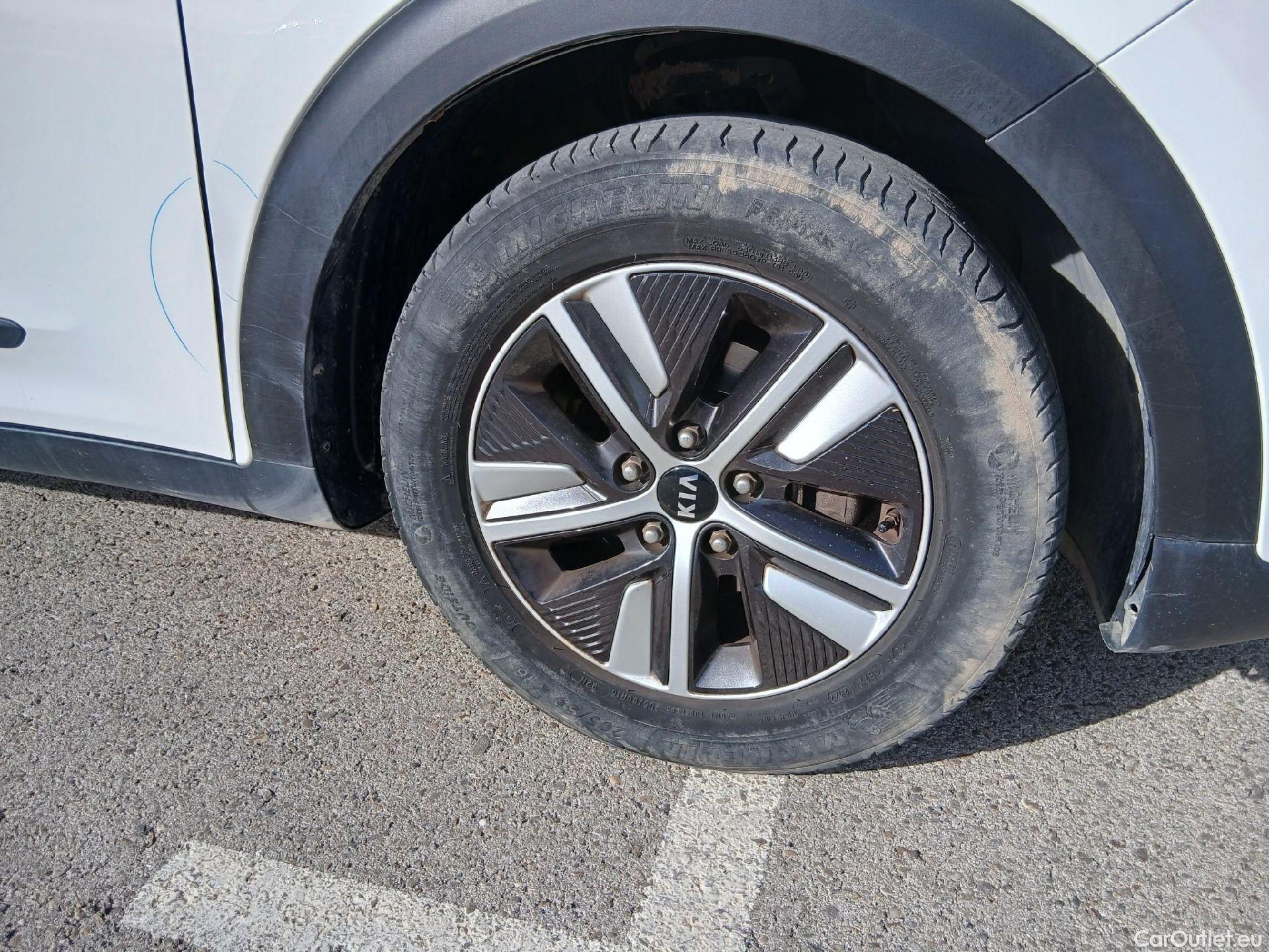  KIA  Niro KIA  / 2019 / 5P / crossover 1.6 GDi HEV 104kW (141CV) Drive #43