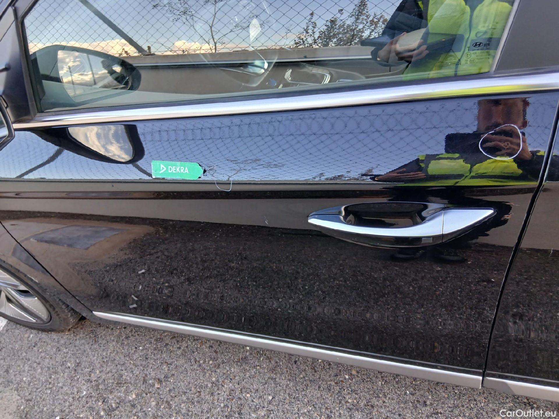  Hyundai   Ioniq HYUNDAI / 2019 / 5P / berlina con portón 1.6 GDI HEV Tecno DCT #15