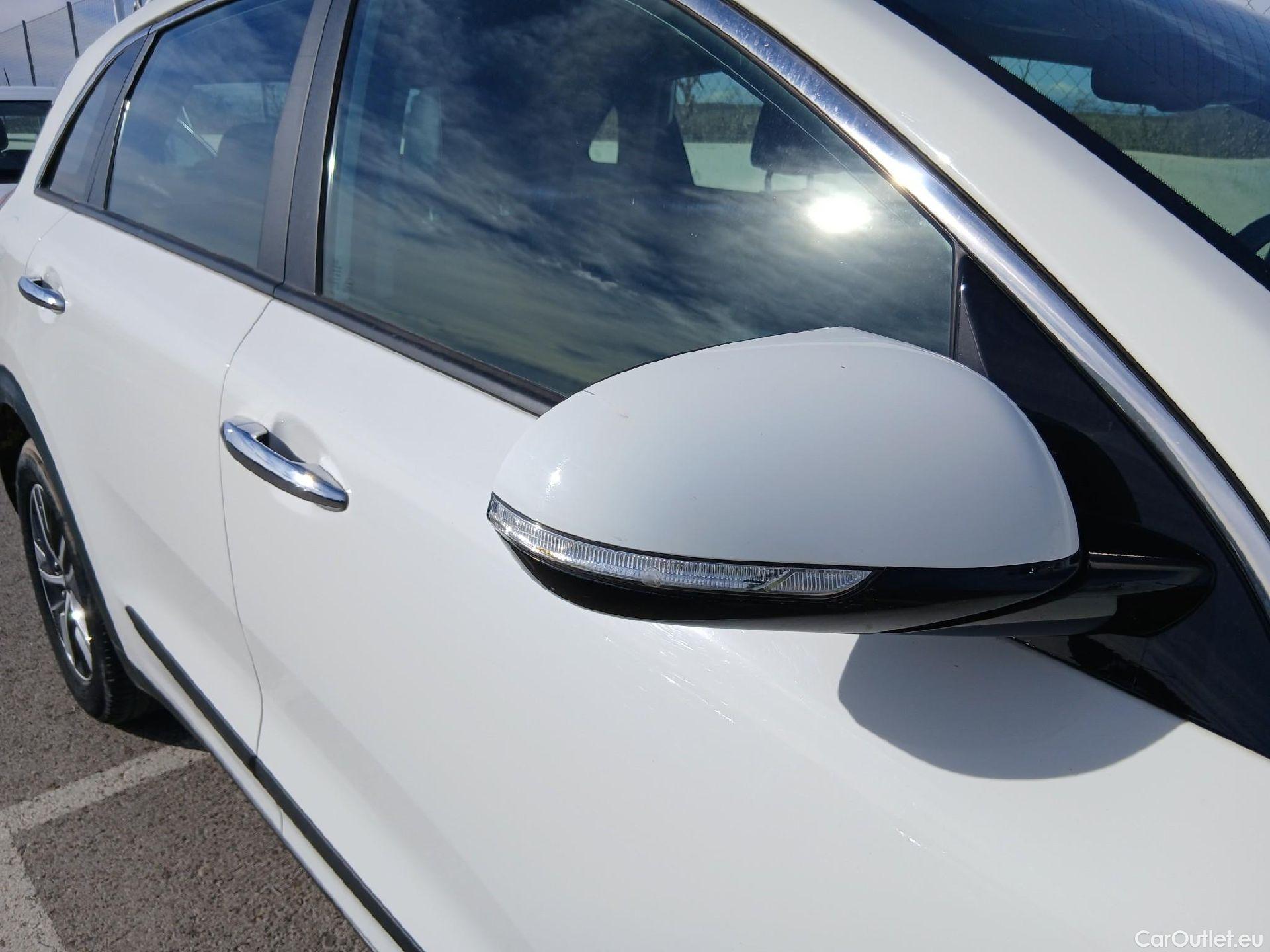  KIA  Niro KIA  / 2019 / 5P / crossover 1.6 GDi HEV 104kW (141CV) Drive #45