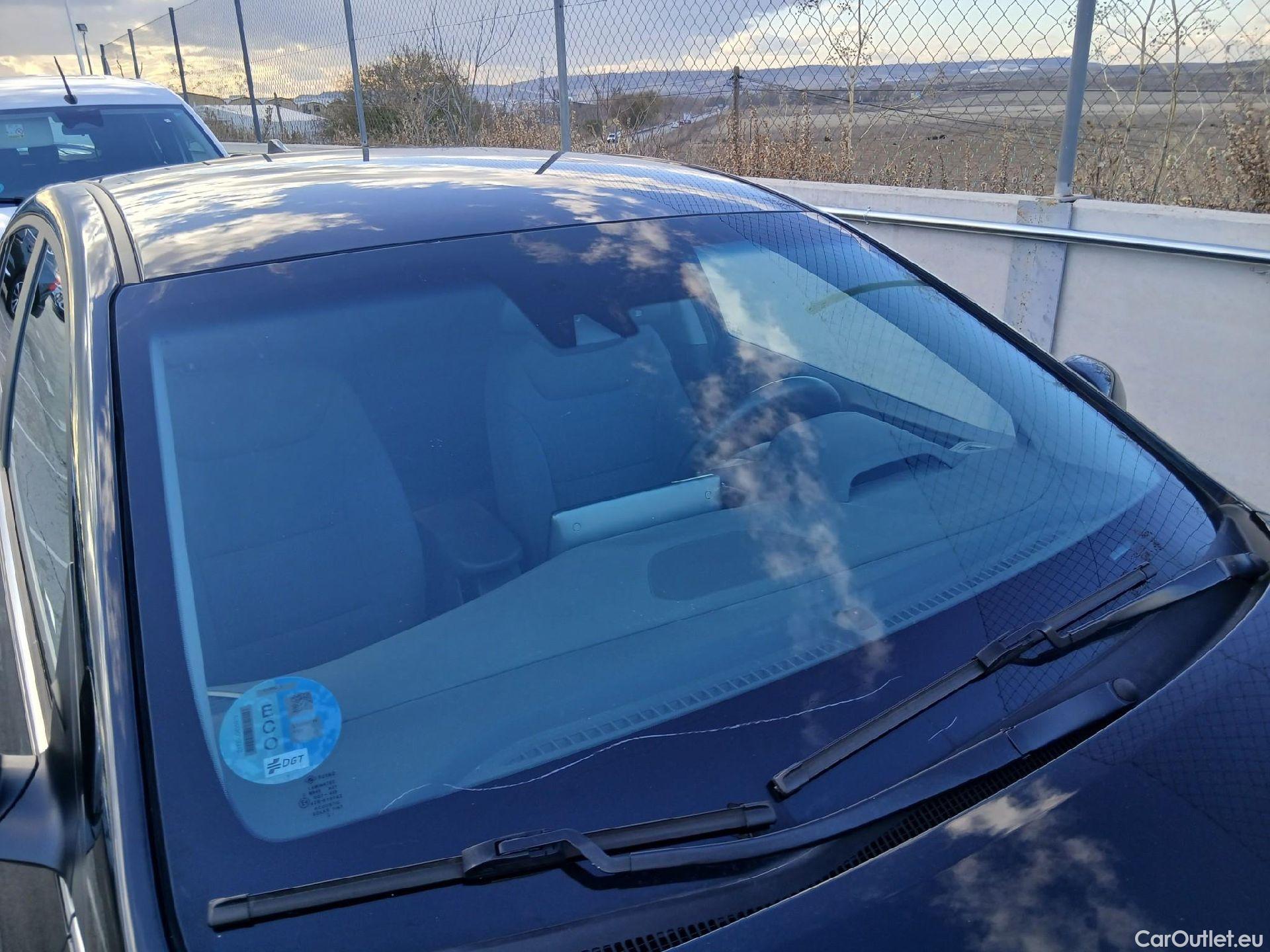  Hyundai   Ioniq HYUNDAI / 2019 / 5P / berlina con portón 1.6 GDI HEV Tecno DCT #1