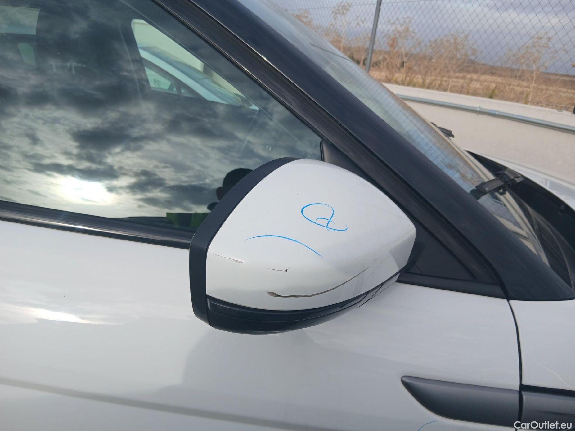  Land Rover  Range Rover LAND ROVER  Evoque / 2015 / 5P / 2.0L eD4 Diesel 110kW (150CV) 4x2 Pure #34