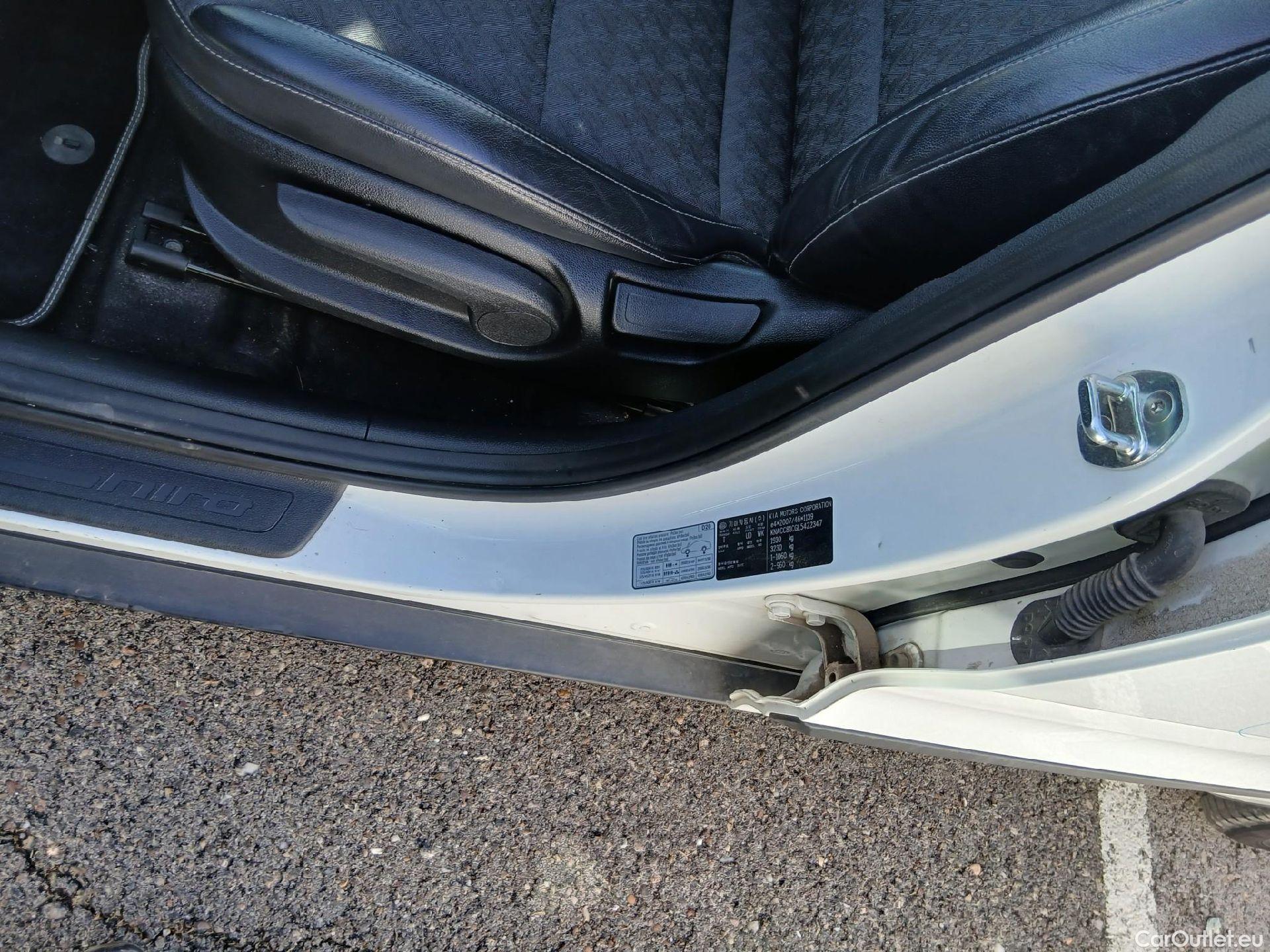  KIA  Niro KIA  / 2019 / 5P / crossover 1.6 GDi HEV 104kW (141CV) Drive #59