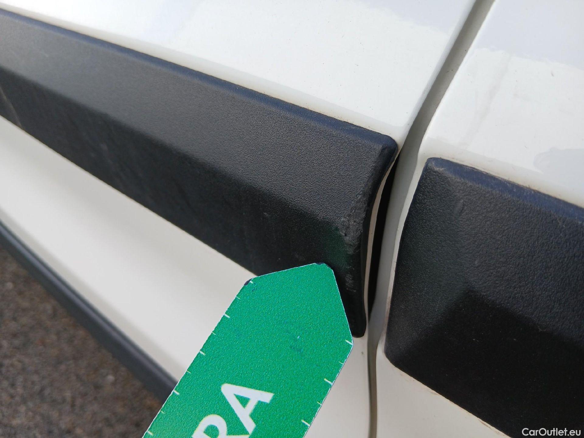  KIA  Niro KIA  / 2019 / 5P / crossover 1.6 GDi HEV 104kW (141CV) Drive #13