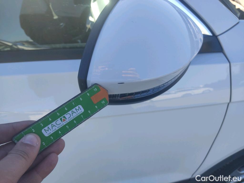  Volkswagen  T-ROC  Life 2.0 TDI 115CV MT6 E6d #34