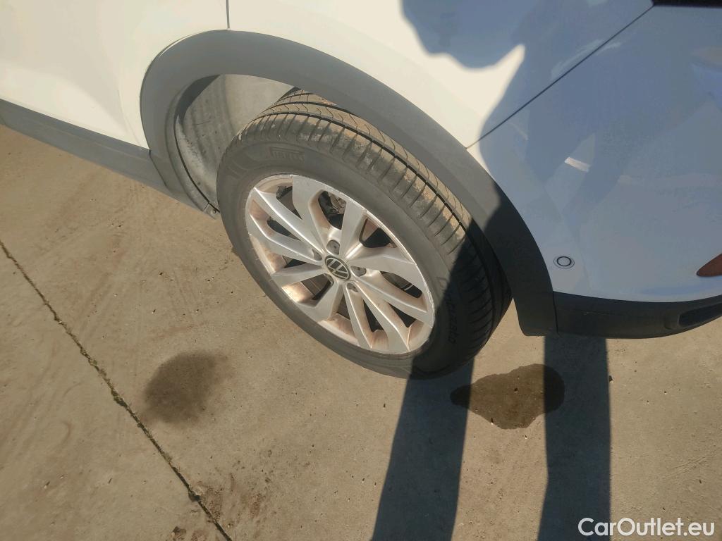  Volkswagen  T-ROC  Life 2.0 TDI 115CV MT6 E6d #3