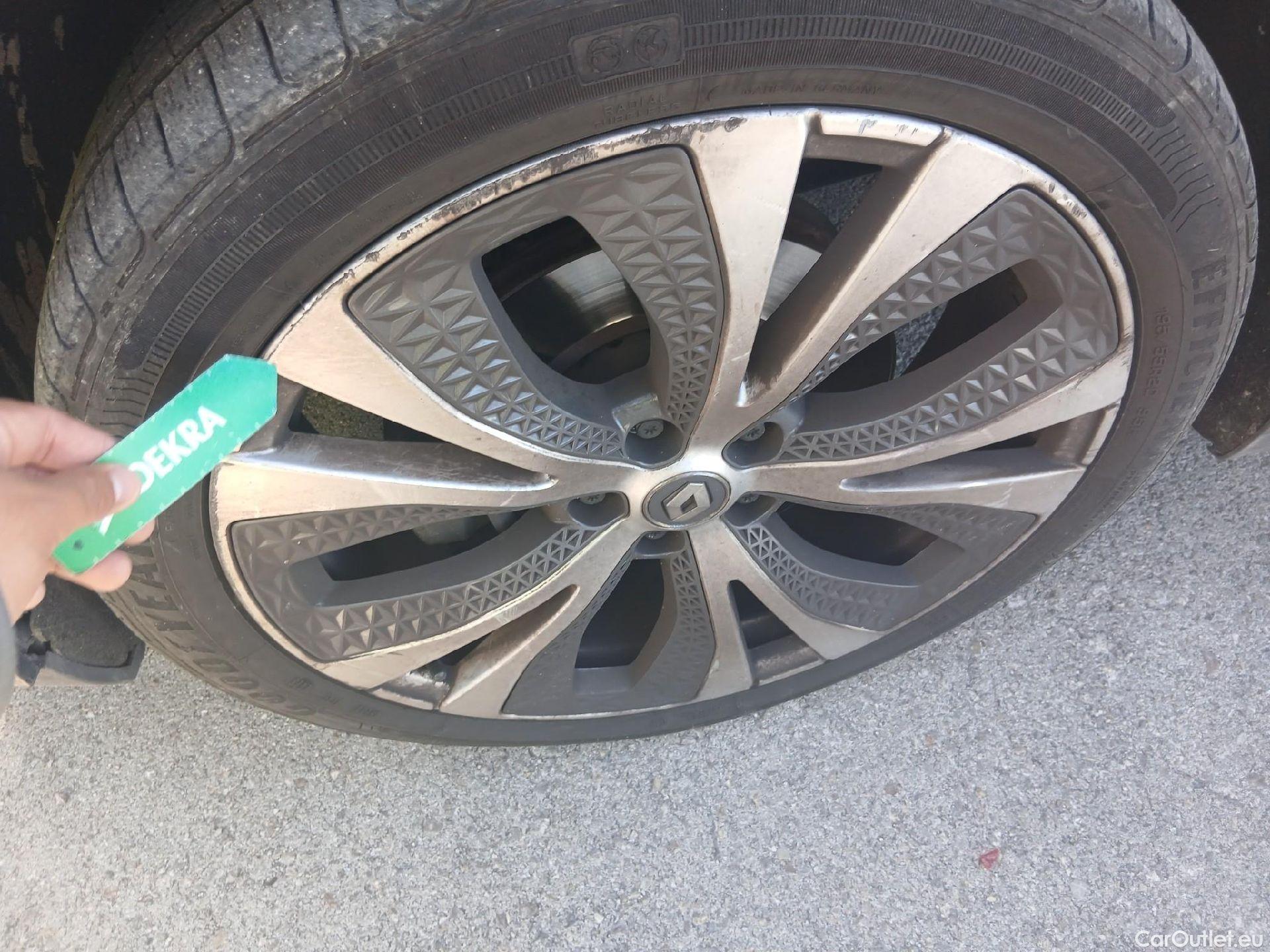  Renault  Scenic RENAULT Scénic / 2016 / 5P / monovolumen compacto Zen Energy dCi 96kW (130CV) #19