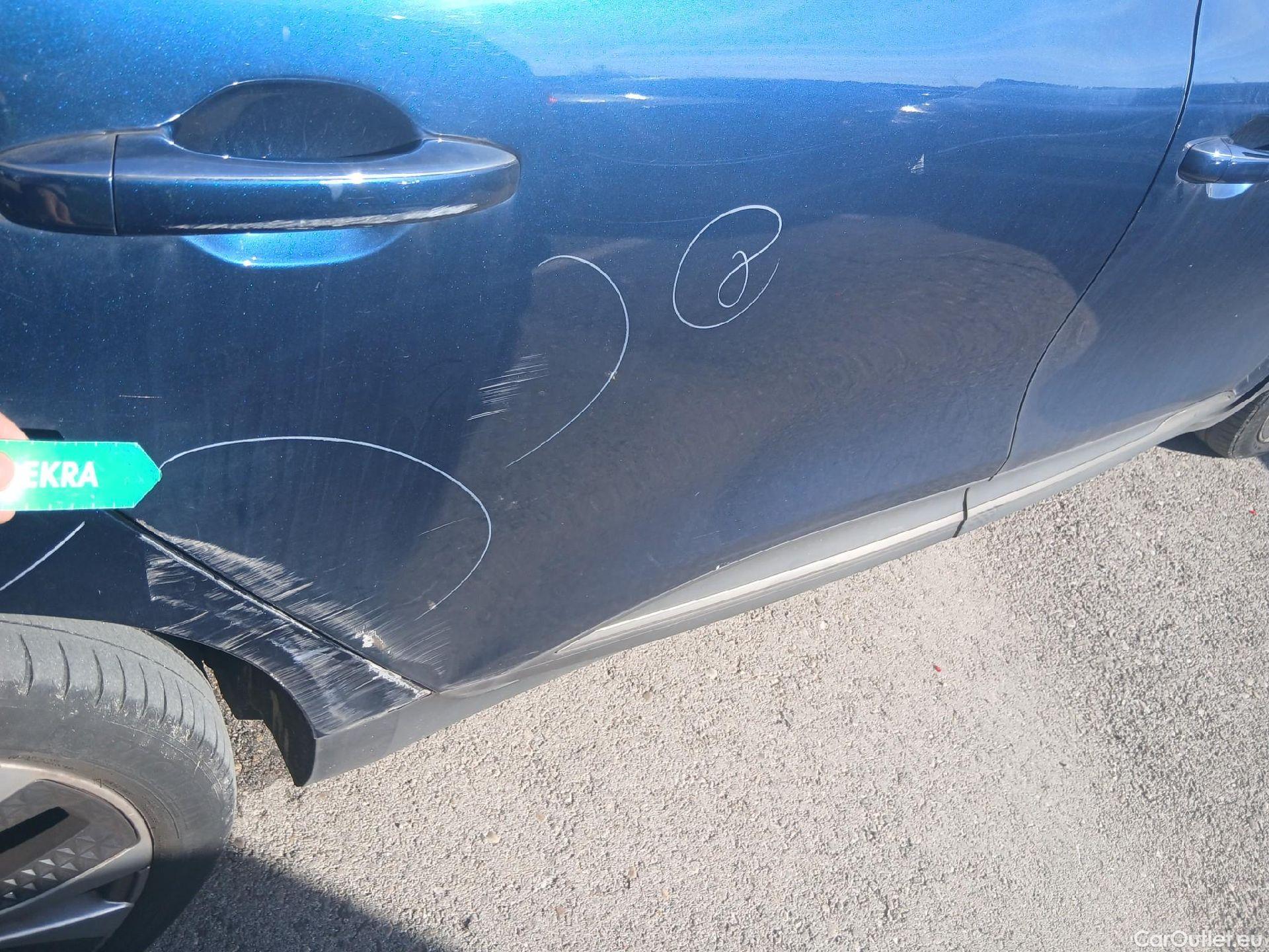  Renault  Scenic RENAULT Scénic / 2016 / 5P / monovolumen compacto Zen Energy dCi 96kW (130CV) #39