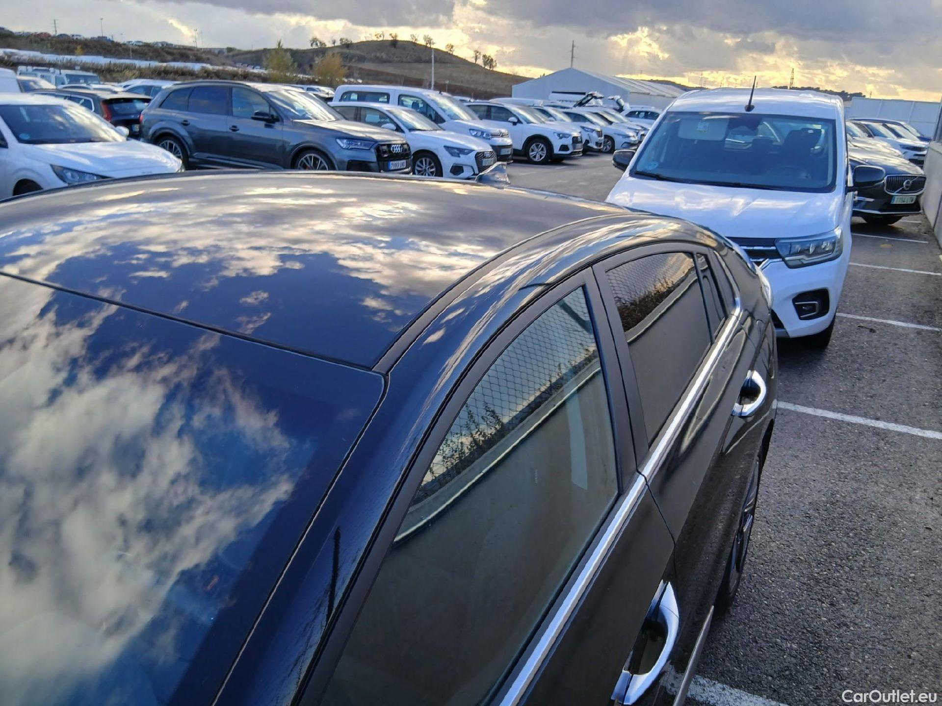  Hyundai   Ioniq HYUNDAI / 2019 / 5P / berlina con portón 1.6 GDI HEV Tecno DCT #13