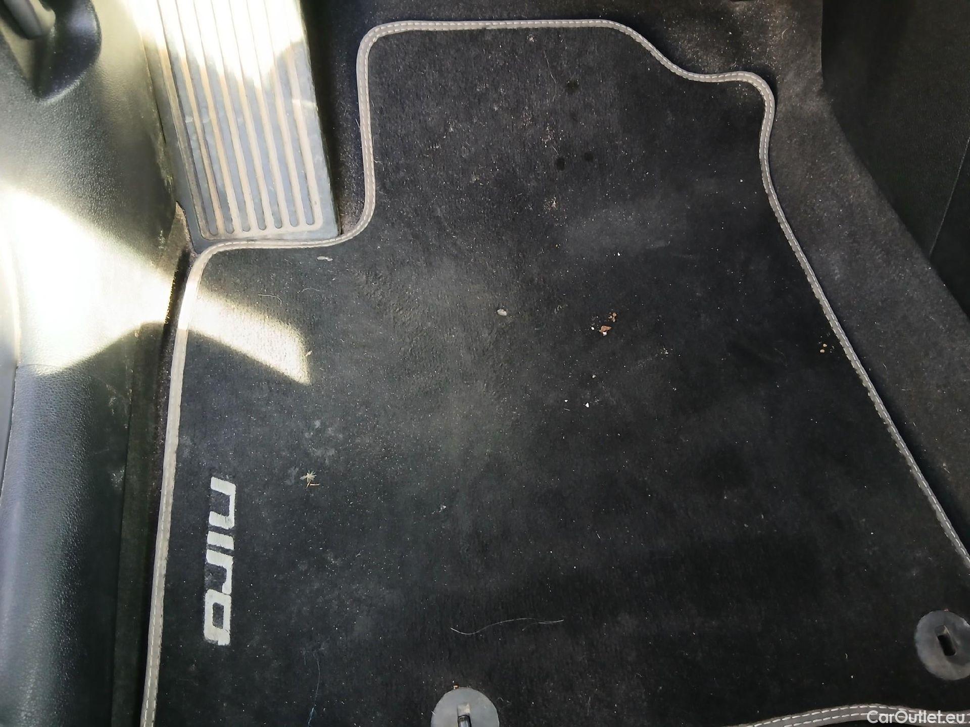  KIA  Niro KIA  / 2019 / 5P / crossover 1.6 GDi HEV 104kW (141CV) Drive #61