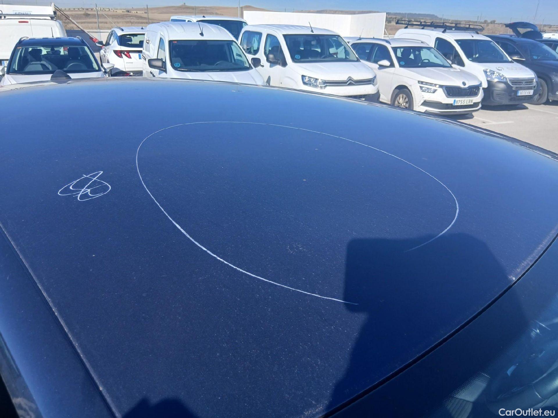  Renault  Scenic RENAULT Scénic / 2016 / 5P / monovolumen compacto Zen Energy dCi 96kW (130CV) #52