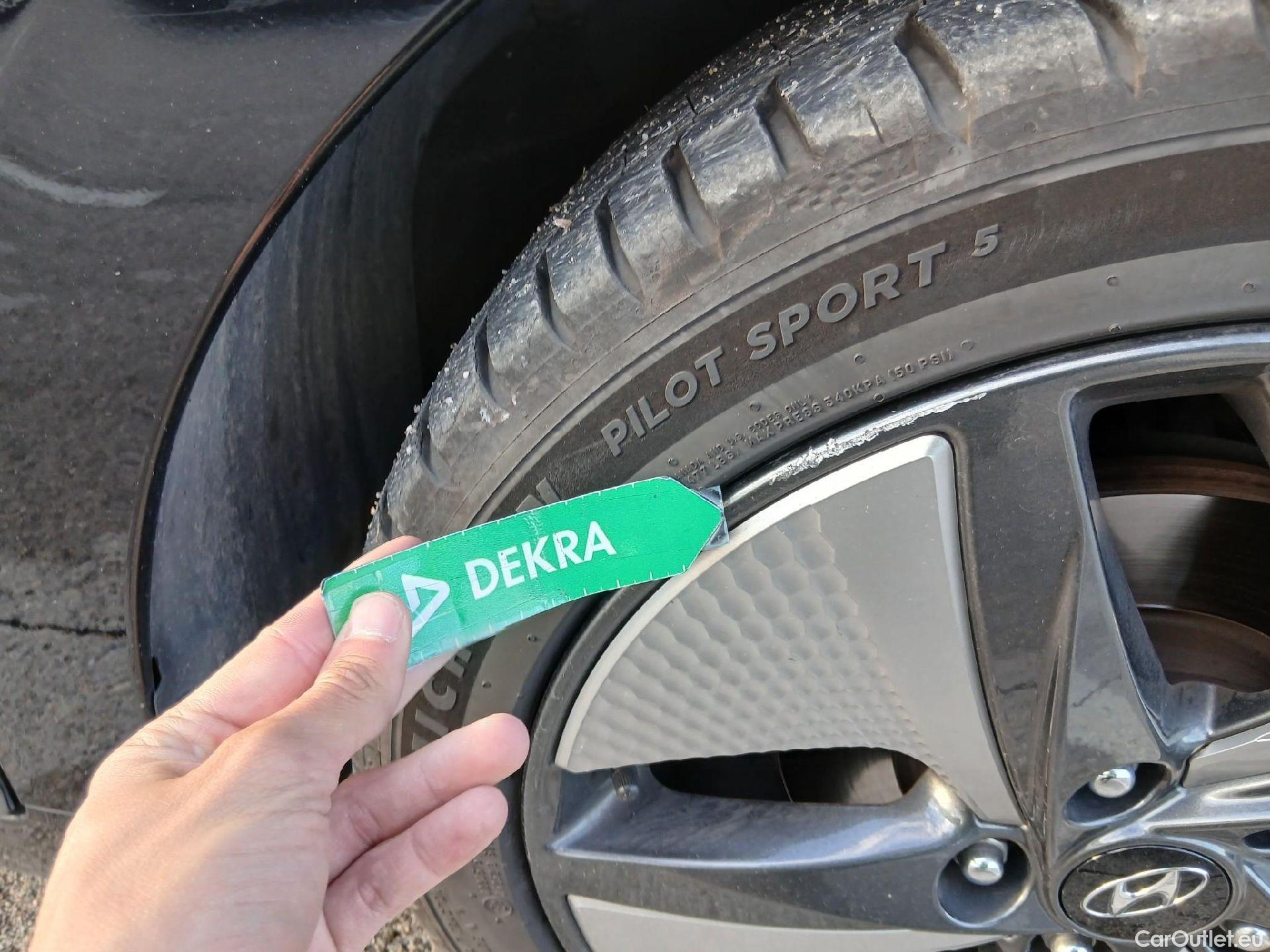  Hyundai   Ioniq HYUNDAI / 2019 / 5P / berlina con portón 1.6 GDI HEV Tecno DCT #38