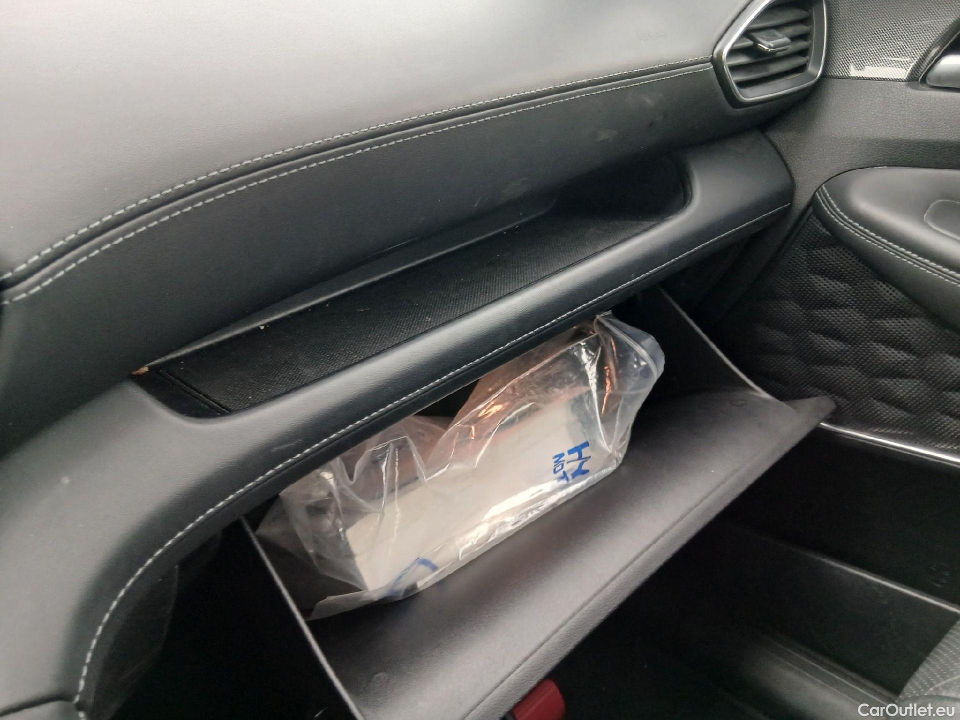  Hyundai  Santa Fe HYUNDAI  / 2021 / 5P / todoterreno 1.6 TGDi HEV Tecno Auto 4x2 #1