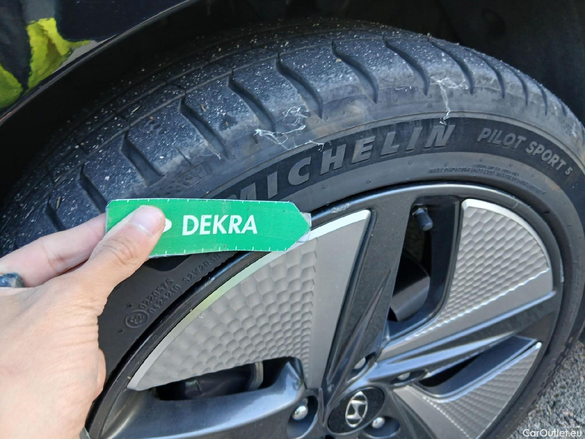  Hyundai   Ioniq HYUNDAI / 2019 / 5P / berlina con portón 1.6 GDI HEV Tecno DCT #12