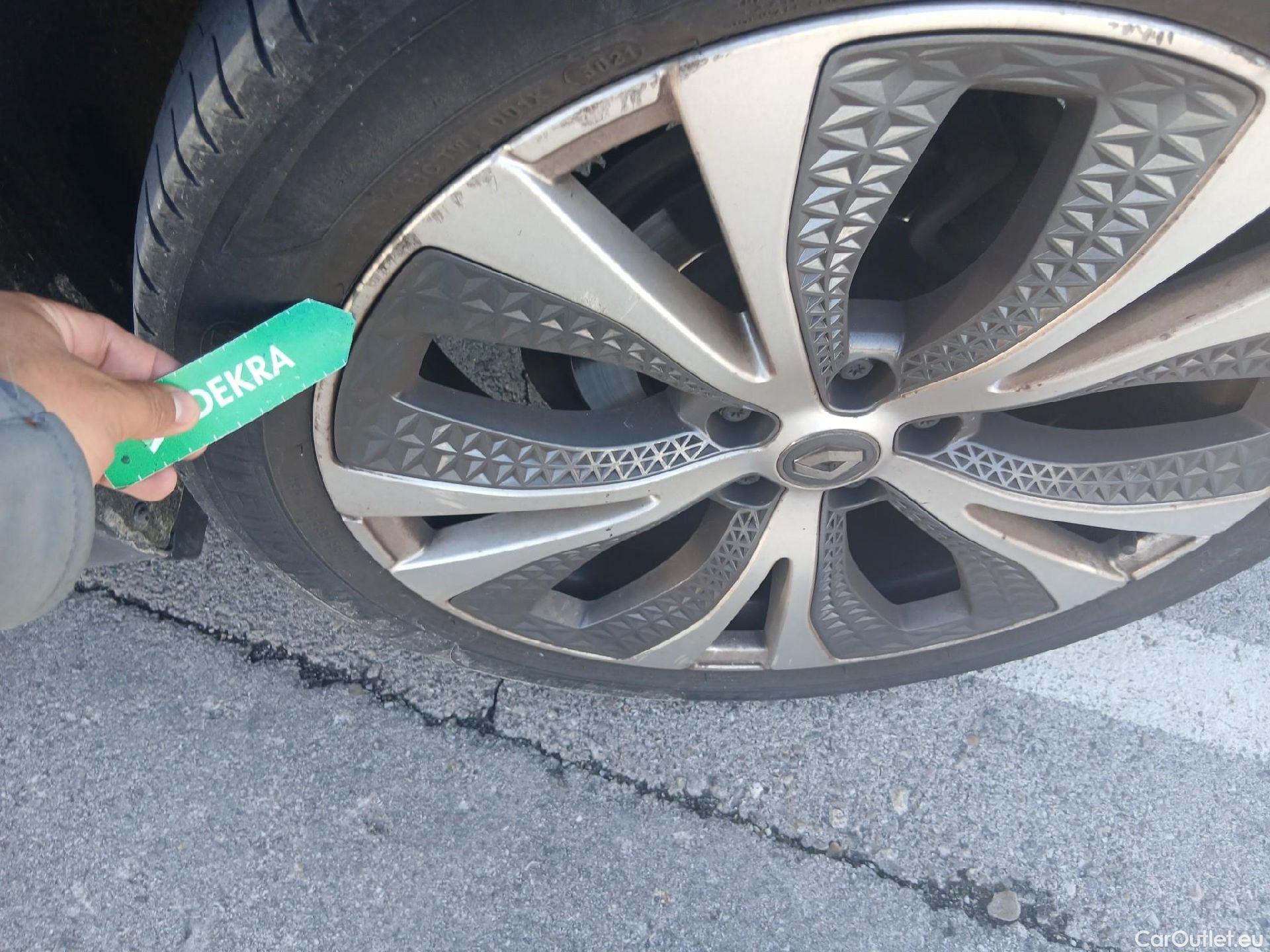  Renault  Scenic RENAULT Scénic / 2016 / 5P / monovolumen compacto Zen Energy dCi 96kW (130CV) #22