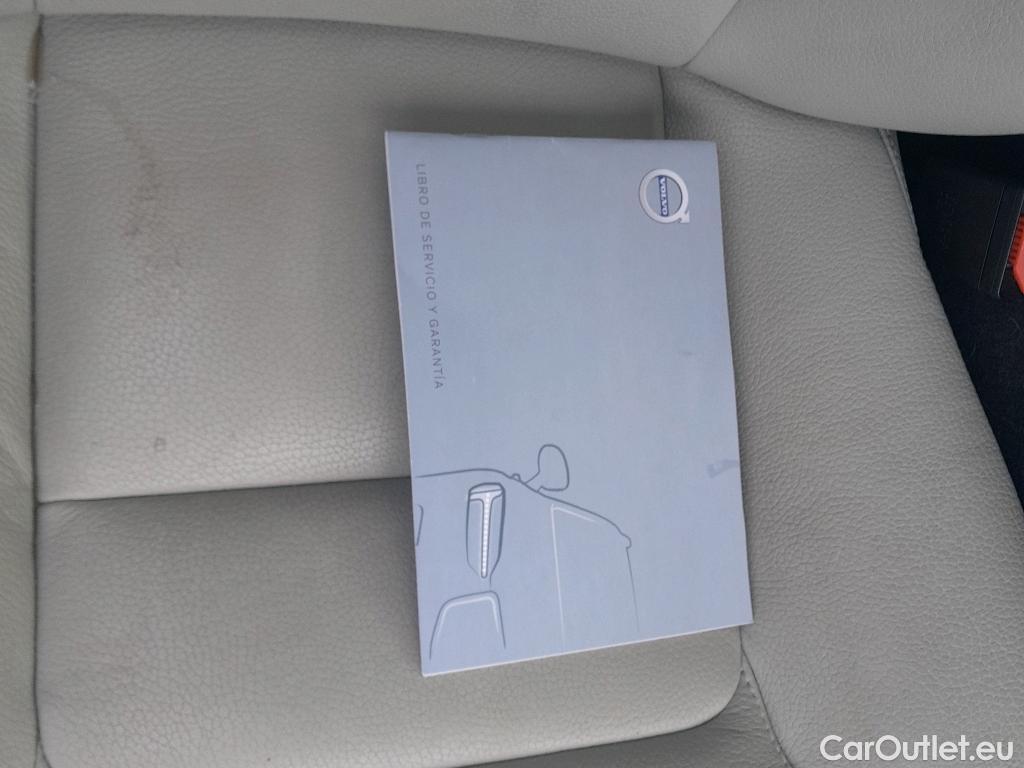  Volvo  S90 VOLVO  / 2016 / 4P / sedán 2.0 T8 Twin AWD Business Plus Auto #19