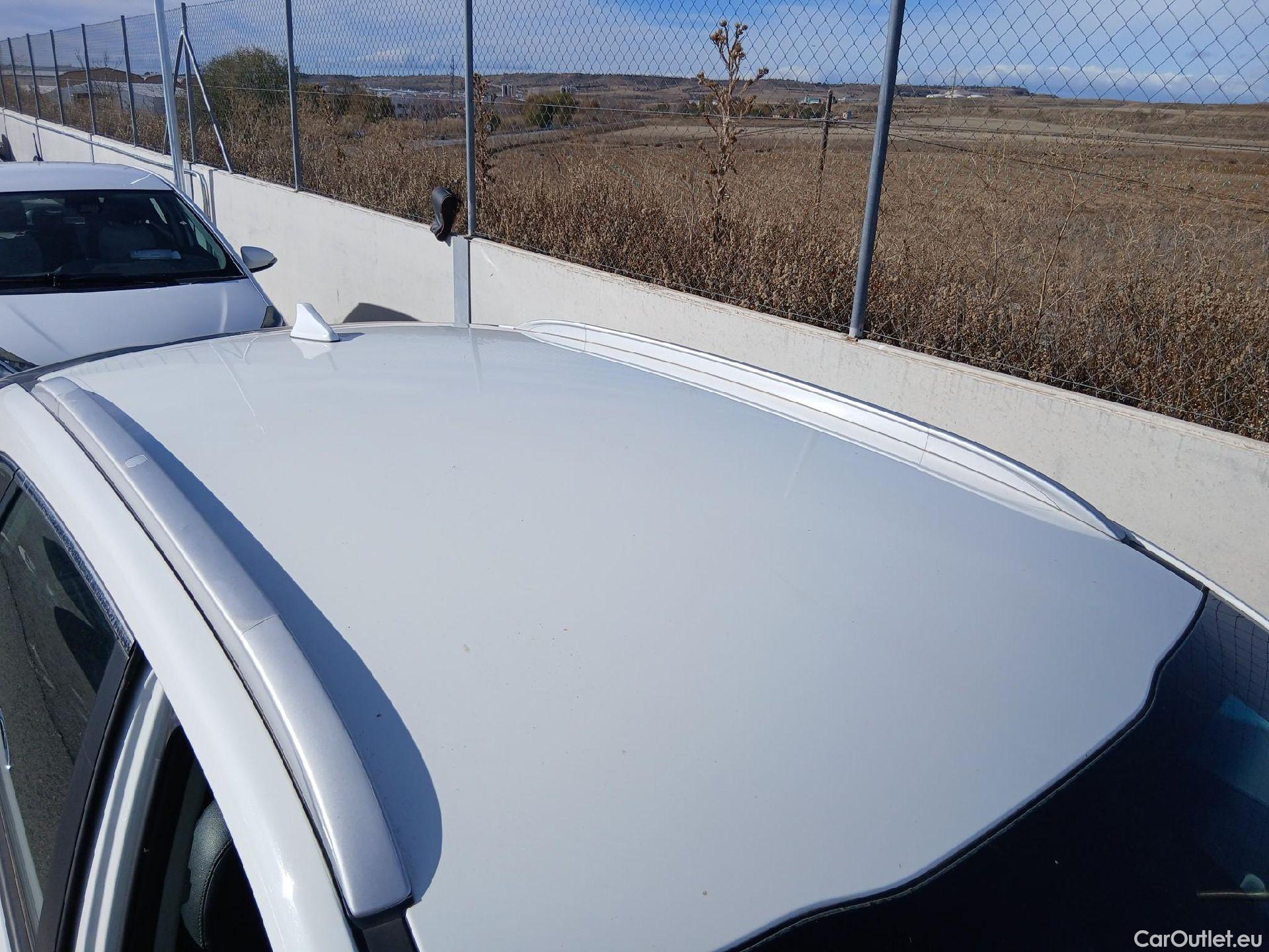  KIA  Niro KIA  / 2019 / 5P / crossover 1.6 GDi HEV 104kW (141CV) Drive #51