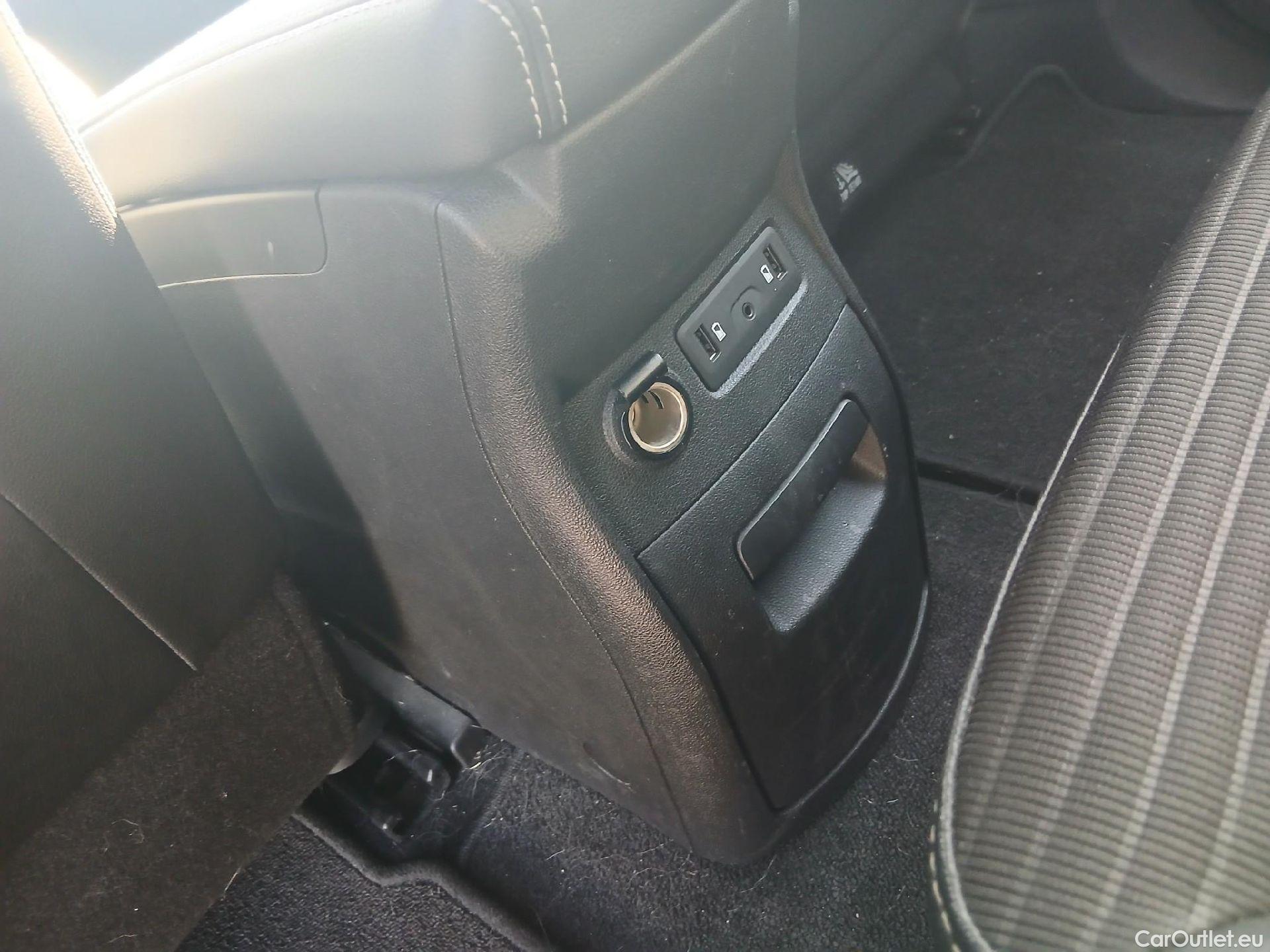  Renault  Scenic RENAULT Scénic / 2016 / 5P / monovolumen compacto Zen Energy dCi 96kW (130CV) #2