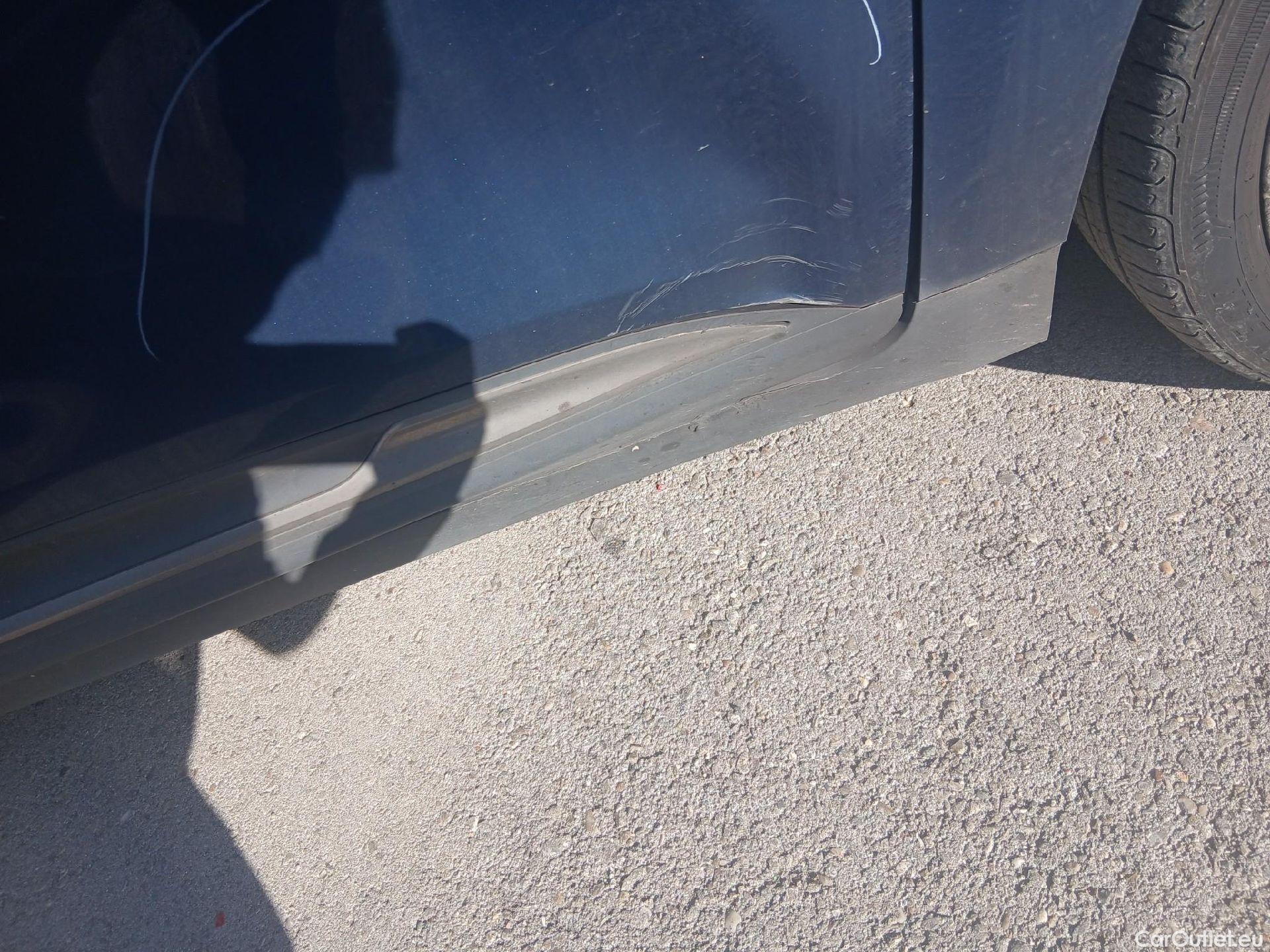  Renault  Scenic RENAULT Scénic / 2016 / 5P / monovolumen compacto Zen Energy dCi 96kW (130CV) #44