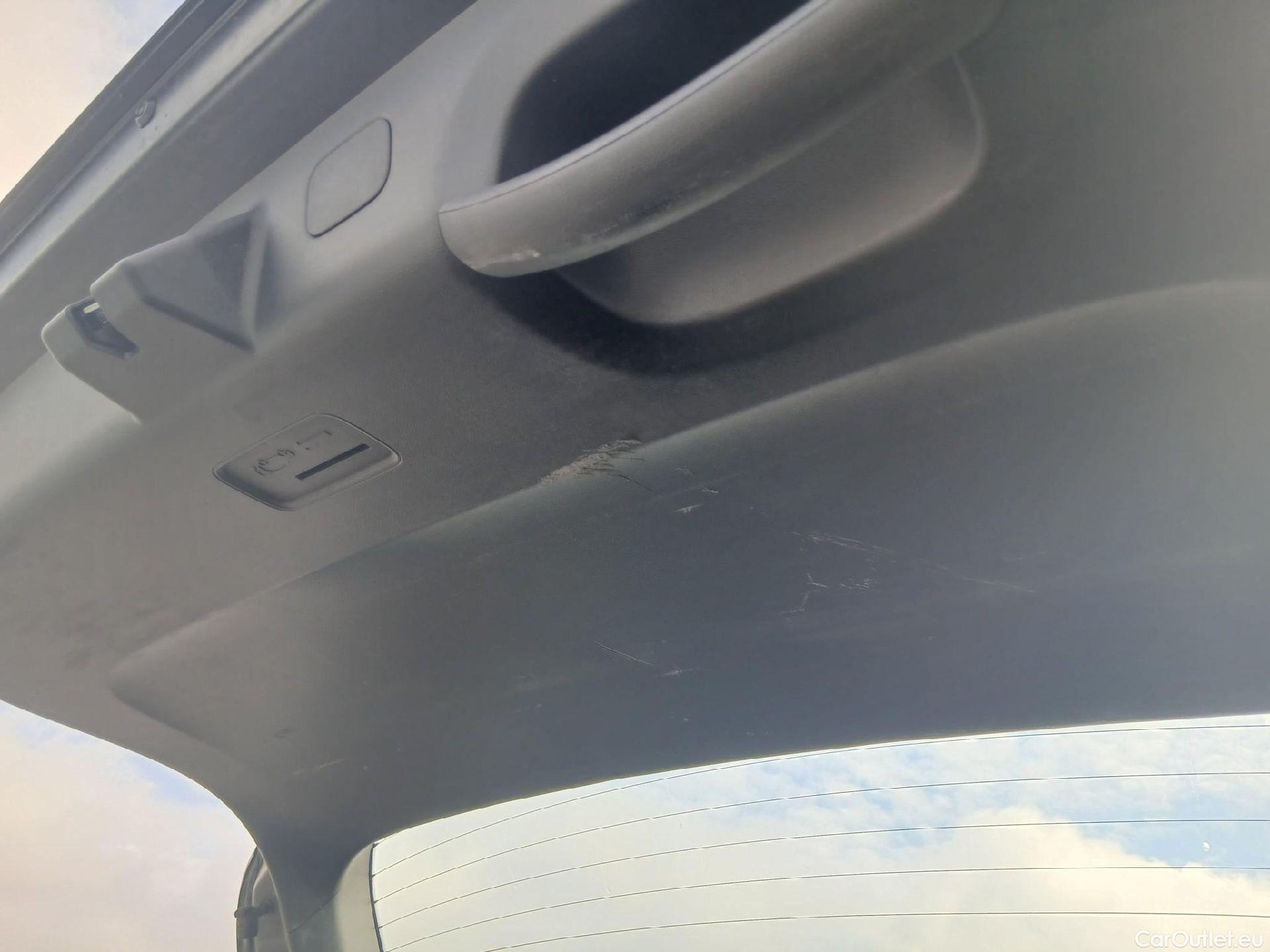  Hyundai  Konna HYUNDAI Kona / 2023 / 5P / todoterreno 1.6 GDI HEV Maxx DCT #4