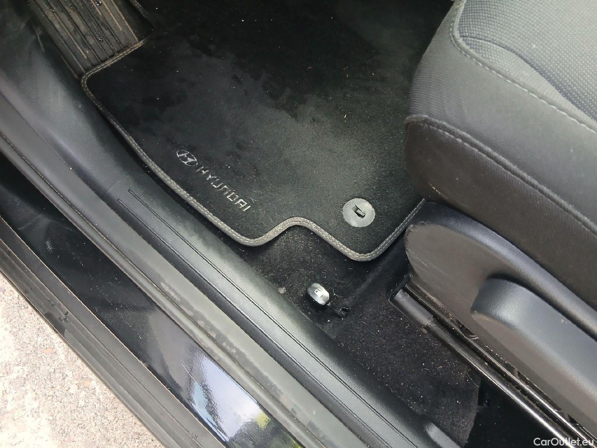  Hyundai  Konna HYUNDAI Kona / 2023 / 5P / todoterreno 1.6 GDI HEV Maxx DCT #1