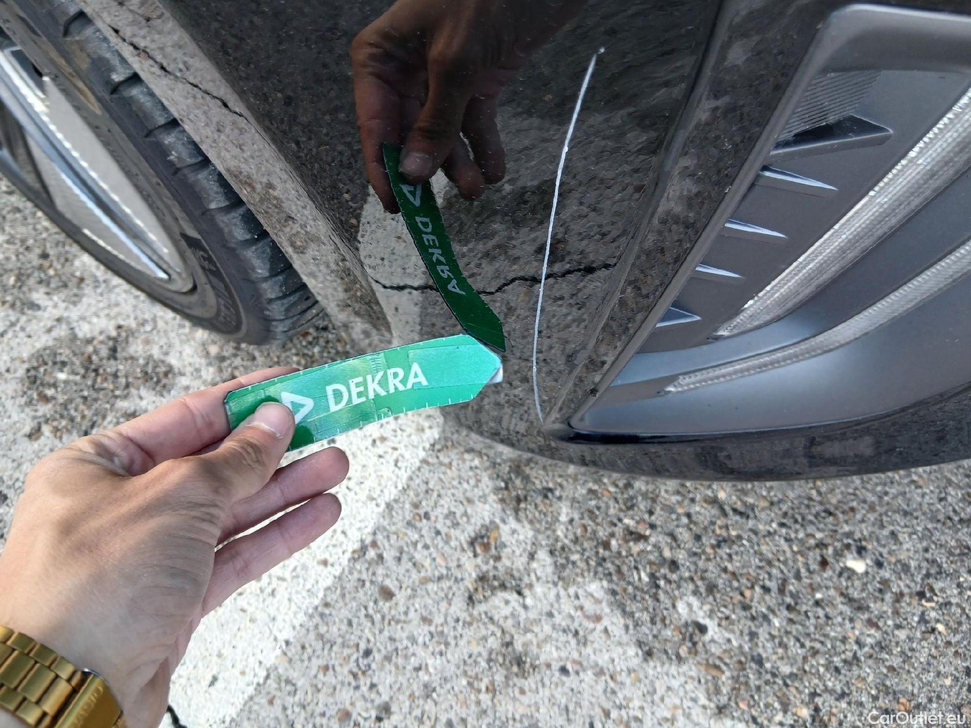  Hyundai   Ioniq HYUNDAI / 2019 / 5P / berlina con portón 1.6 GDI HEV Tecno DCT #4