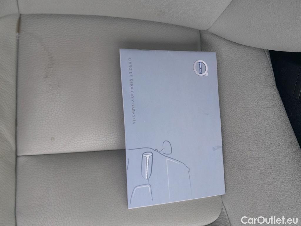  Volvo  S90 VOLVO  / 2016 / 4P / sedán 2.0 T8 Twin AWD Business Plus Auto #20