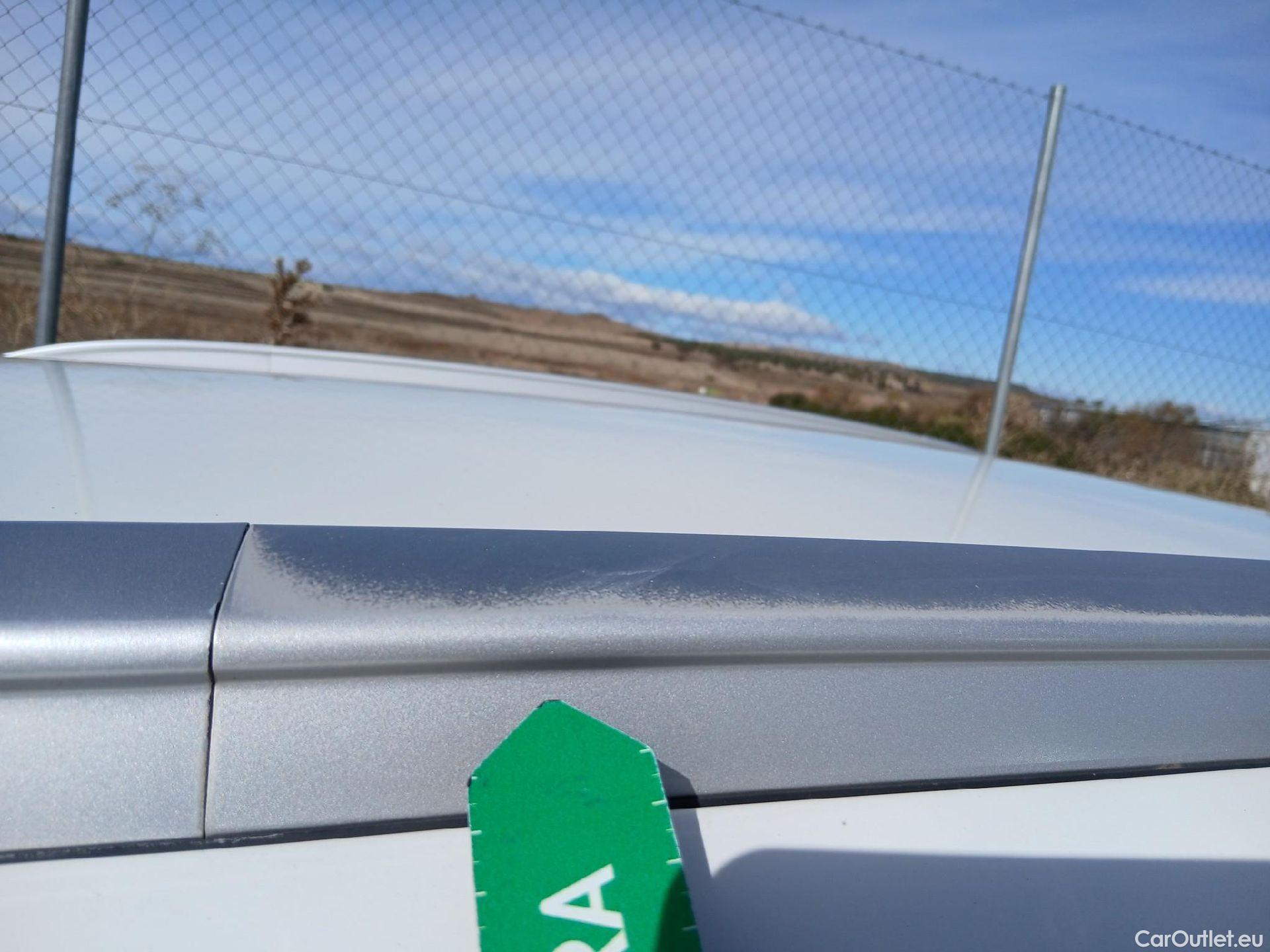  KIA  Niro KIA  / 2019 / 5P / crossover 1.6 GDi HEV 104kW (141CV) Drive #50