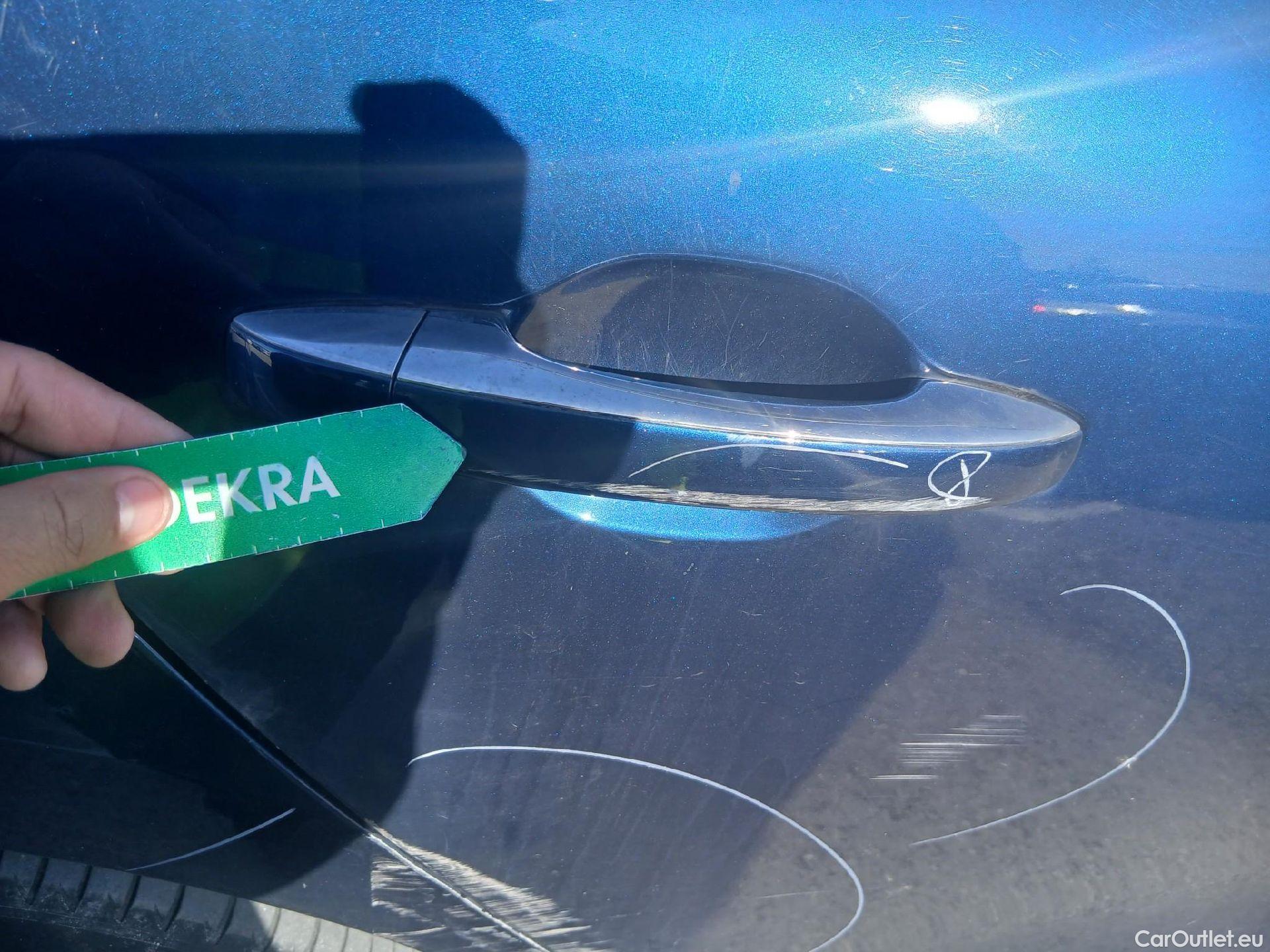  Renault  Scenic RENAULT Scénic / 2016 / 5P / monovolumen compacto Zen Energy dCi 96kW (130CV) #40