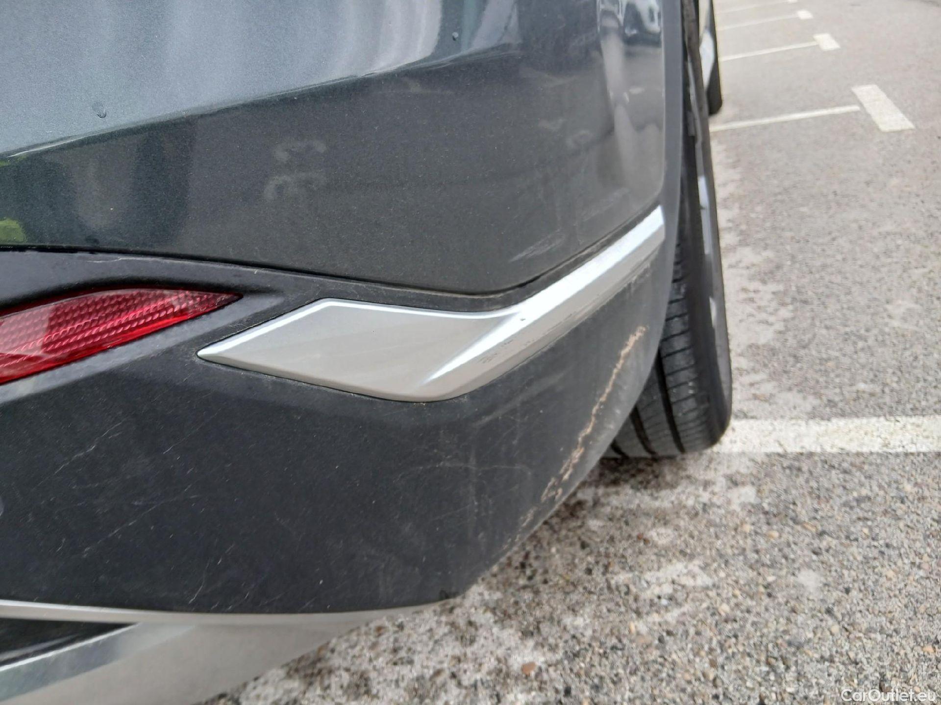  Hyundai  Santa Fe HYUNDAI  / 2021 / 5P / todoterreno 1.6 TGDi HEV Tecno Auto 4x2 #33