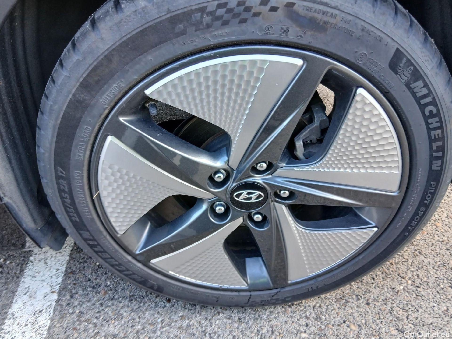  Hyundai   Ioniq HYUNDAI / 2019 / 5P / berlina con portón 1.6 GDI HEV Tecno DCT #21