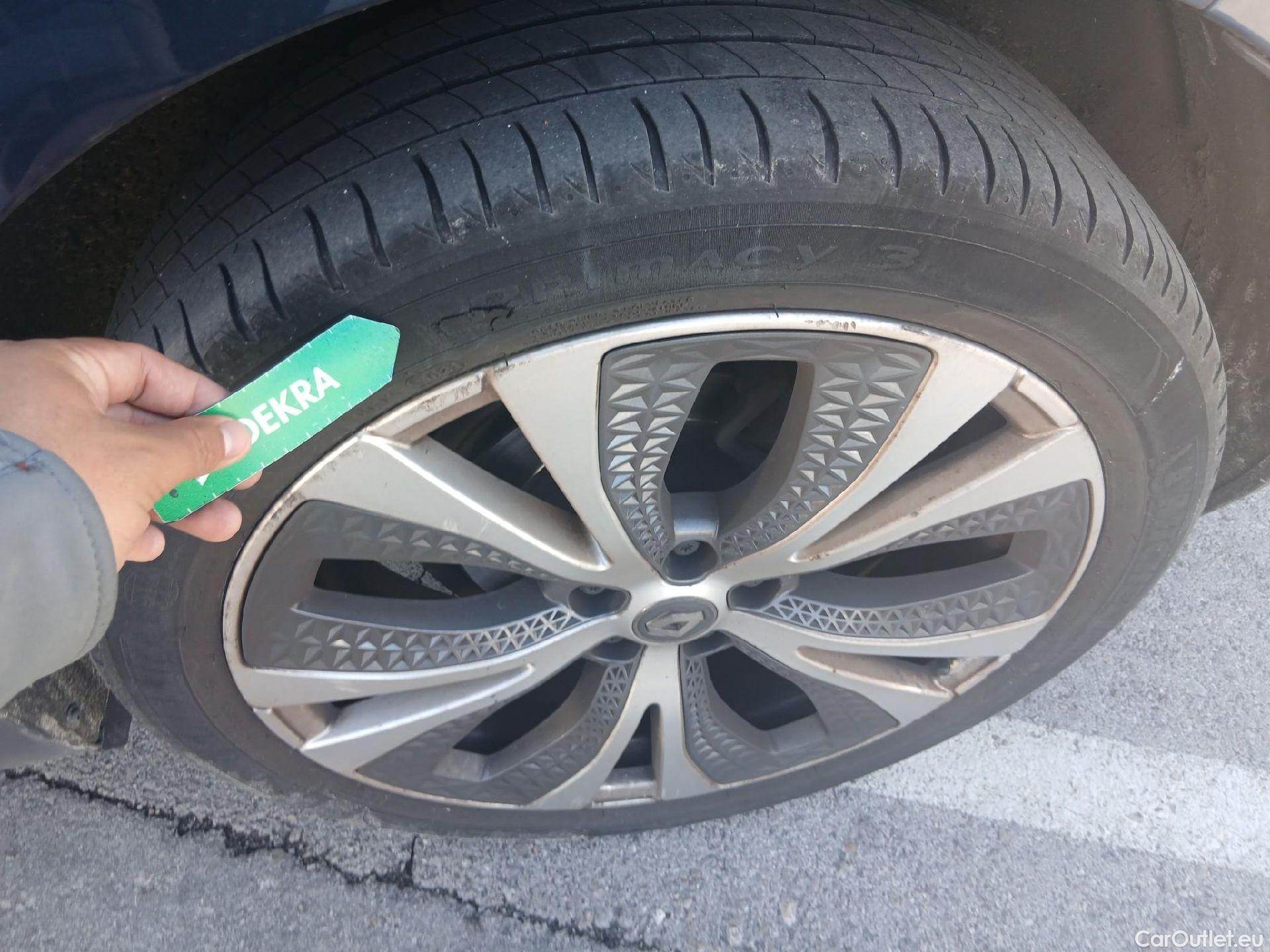  Renault  Scenic RENAULT Scénic / 2016 / 5P / monovolumen compacto Zen Energy dCi 96kW (130CV) #24