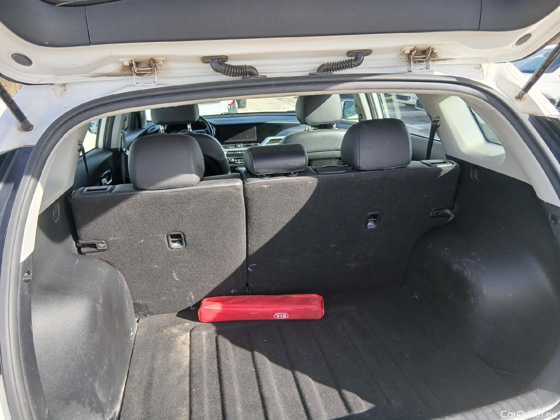  KIA  Niro KIA  / 2019 / 5P / crossover 1.6 GDi HEV 104kW (141CV) Drive #28