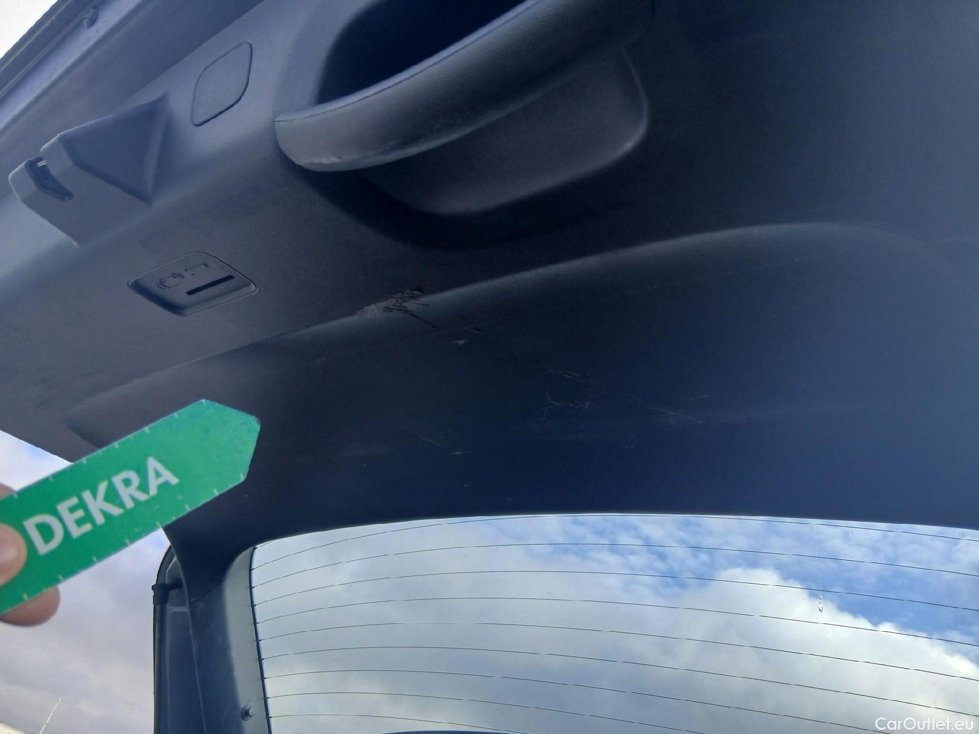  Hyundai  Konna HYUNDAI Kona / 2023 / 5P / todoterreno 1.6 GDI HEV Maxx DCT #3