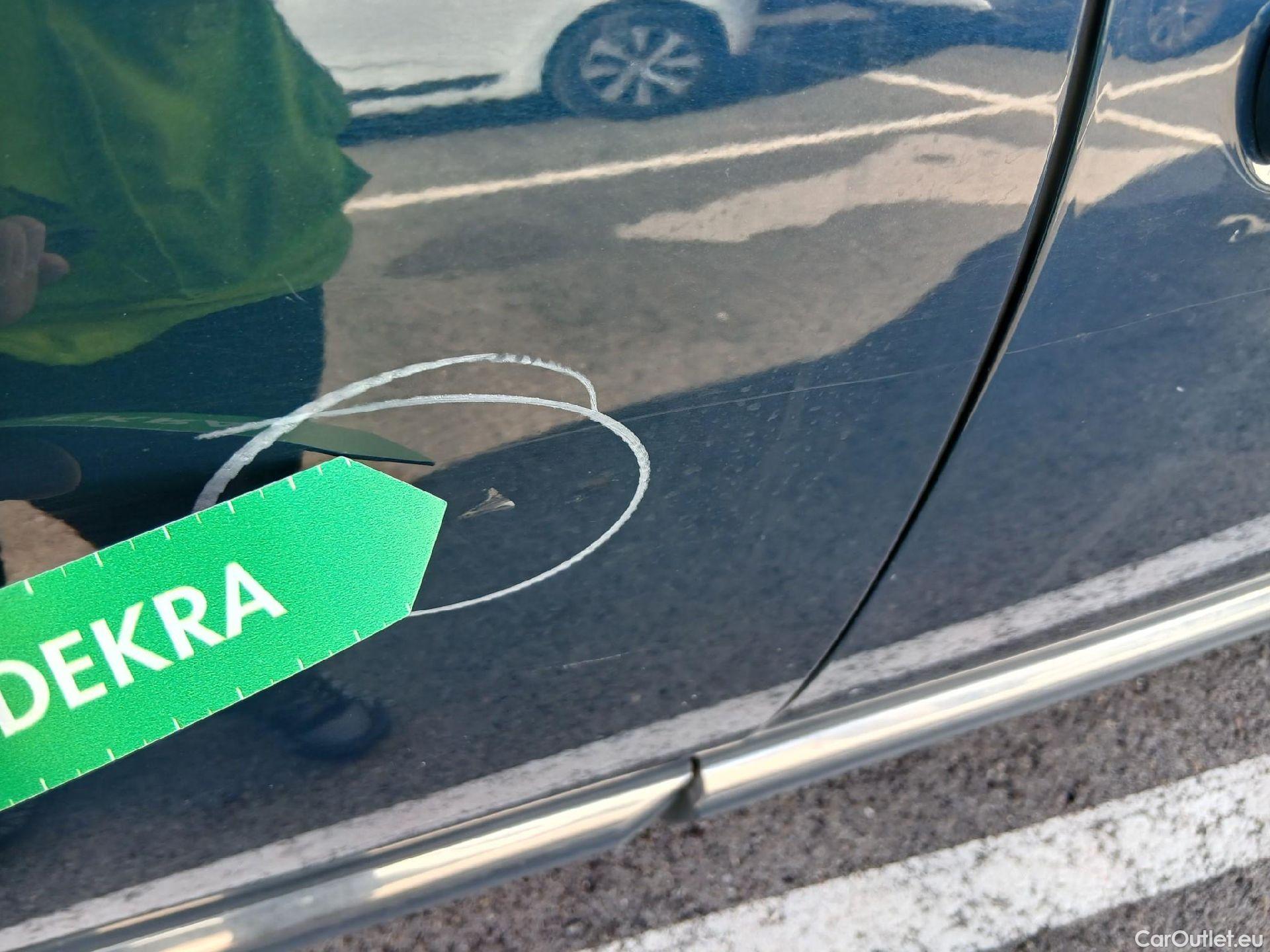  Peugeot  5008 PEUGEOT  / 2020 / 5P / todoterreno 1.5 BlueHDi 96kW (130CV) S&S Allure #28