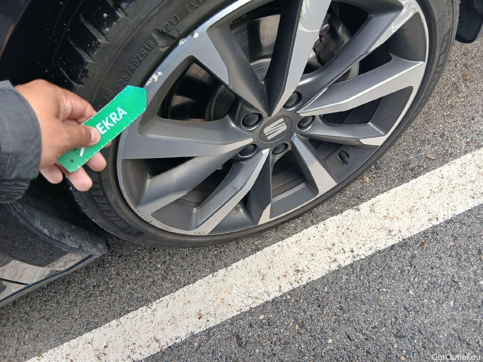  Land Rover  Discovery SEAT Nuevo León / 2020 / 5P / berlina con portón 1.4 e-Hybrid DSG-6 S&S FR Go XL(SP) #26