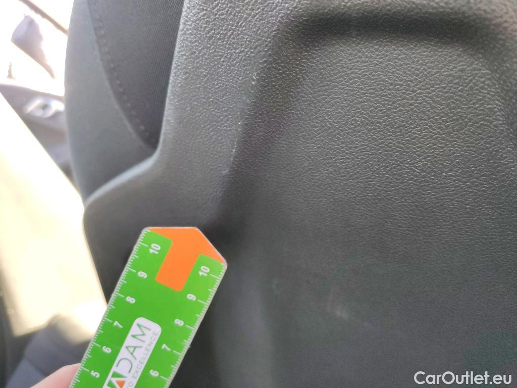  Bmw  Serie 1 BMW  / 2019 / 5P / berlina con portón 116d #13